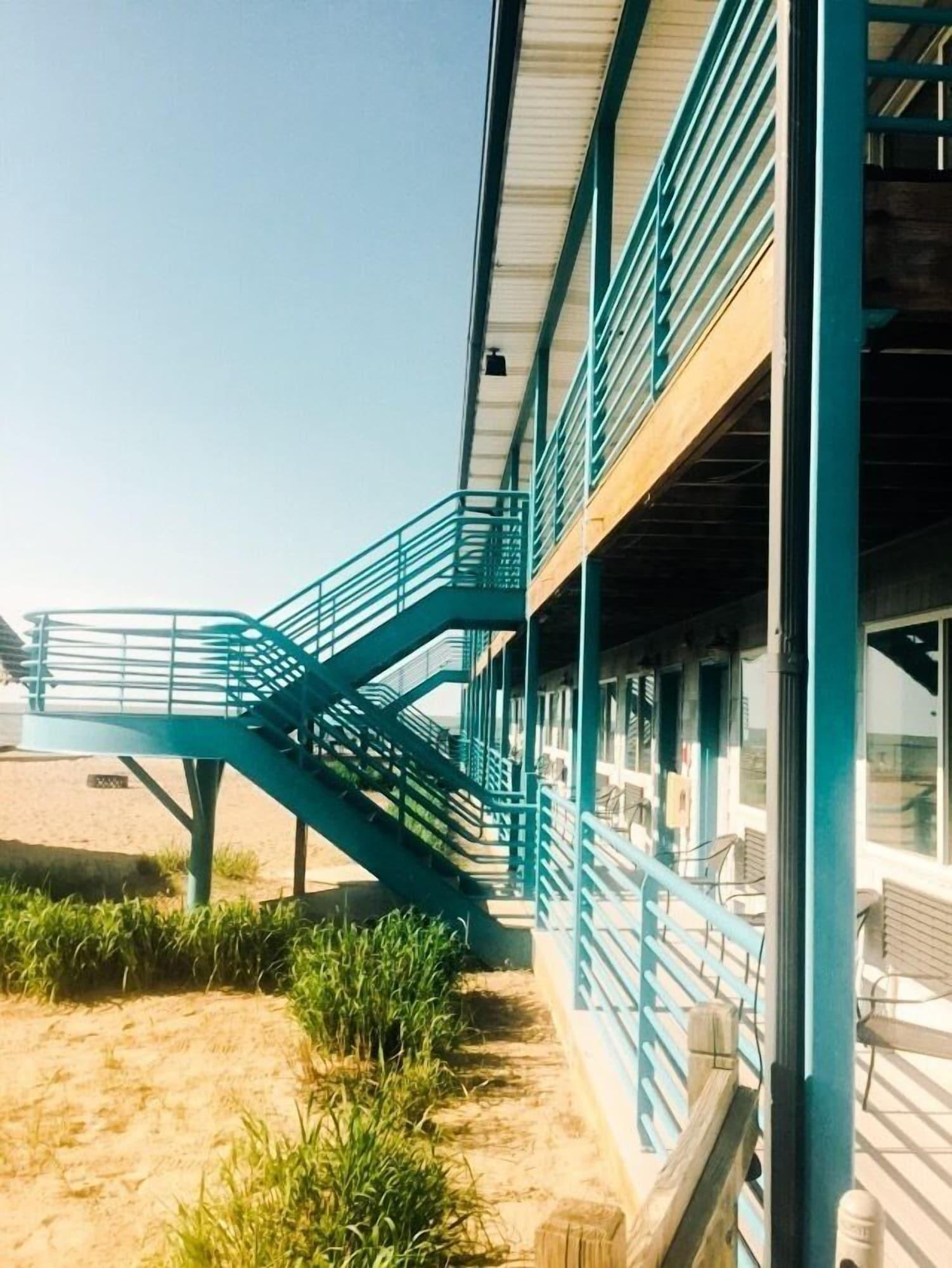 Vista Exterior Beachfront Resort