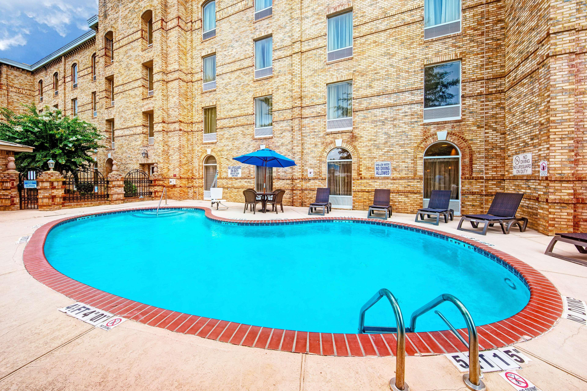 Vista Piscina Hampton Inn Newberry-Opera House
