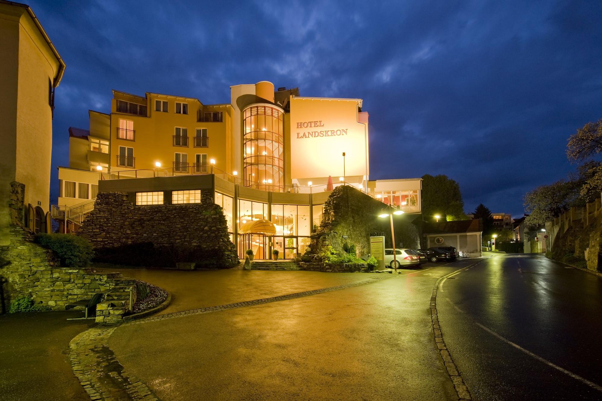 Vista Exterior Hotel Landskron