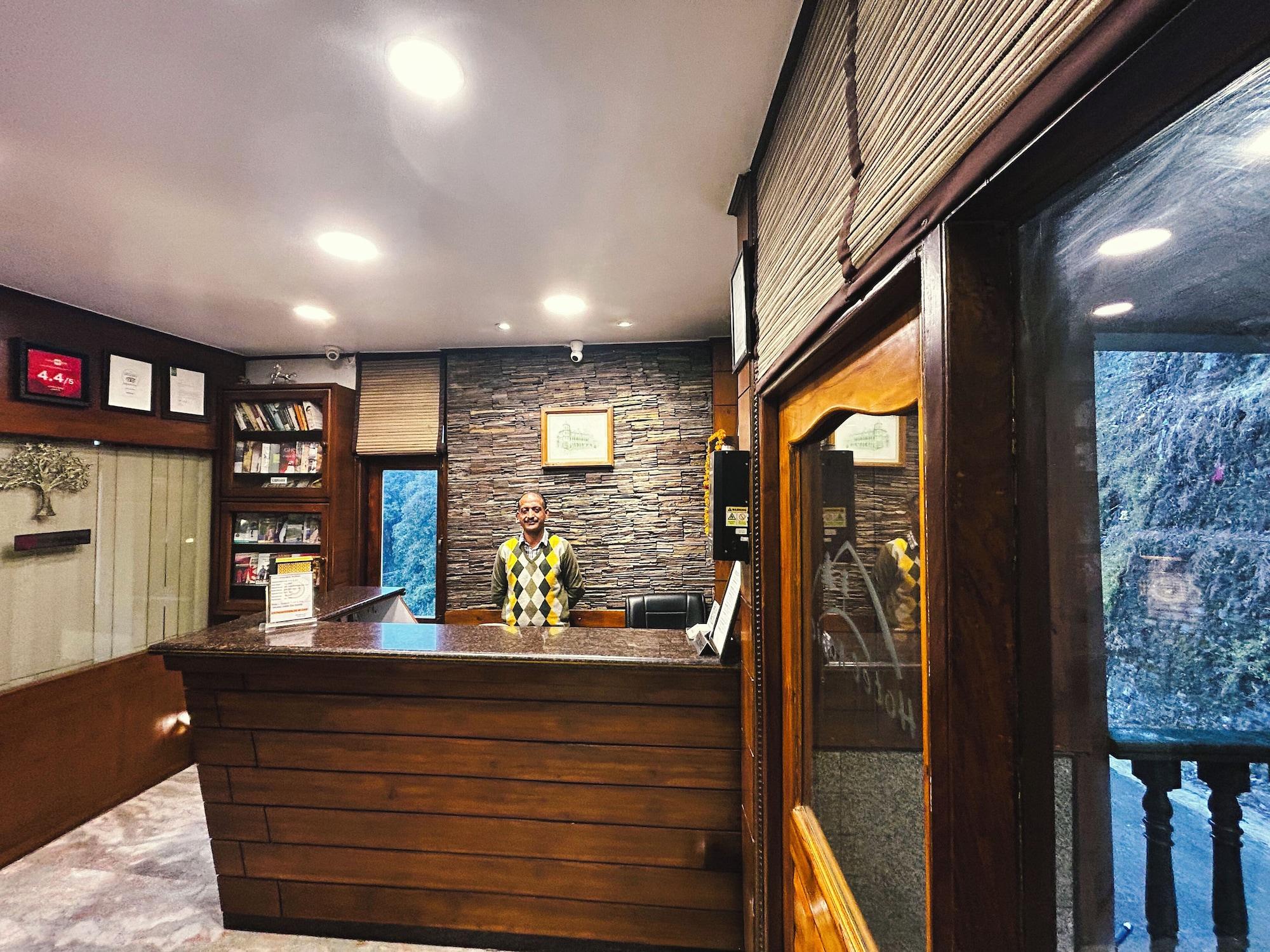 Vista Lobby Hotel Kapil