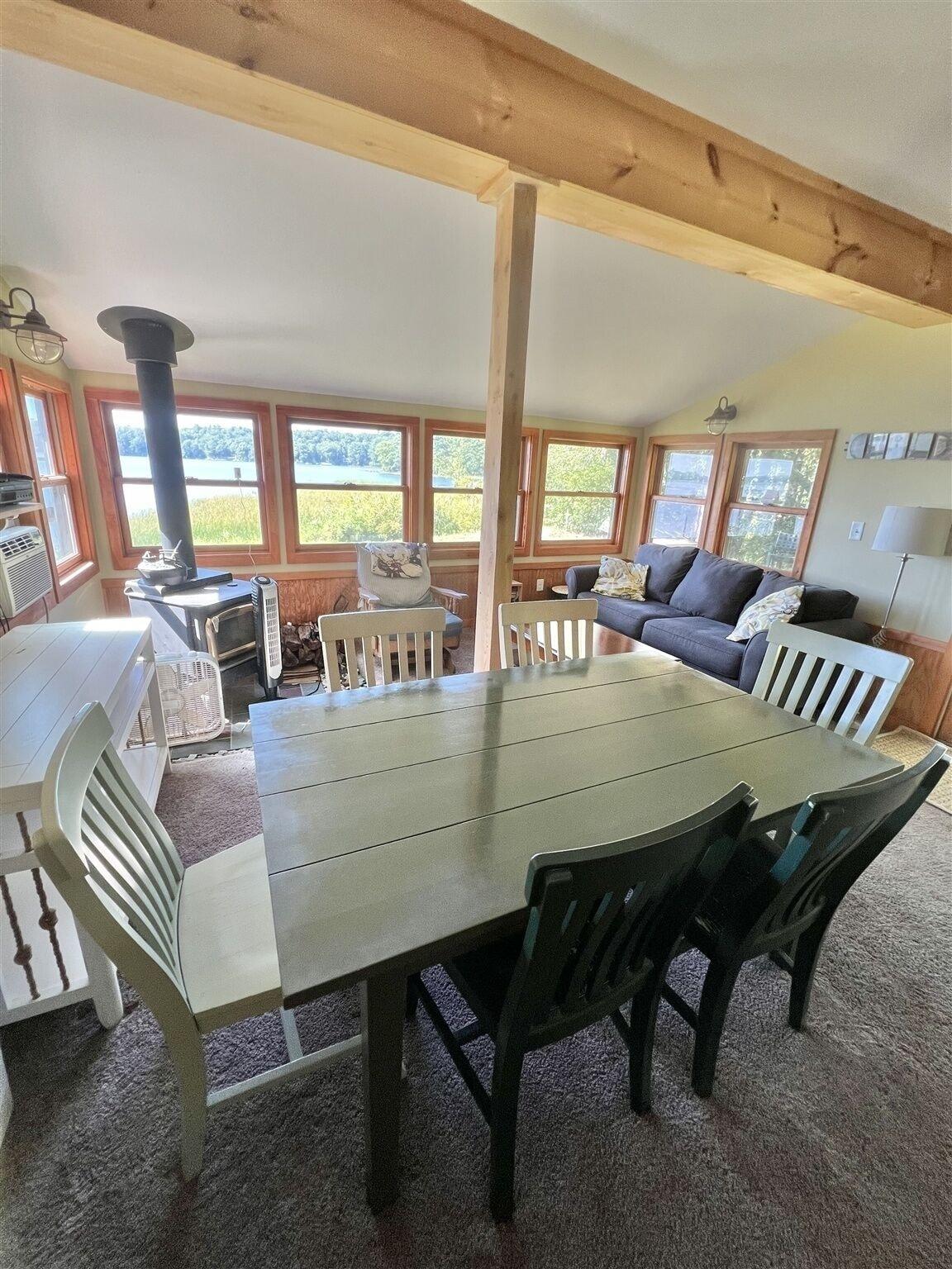 Comodidades del Alojamiento Boomfish Limit 5 2 Bedroom Cottage by RedAwning