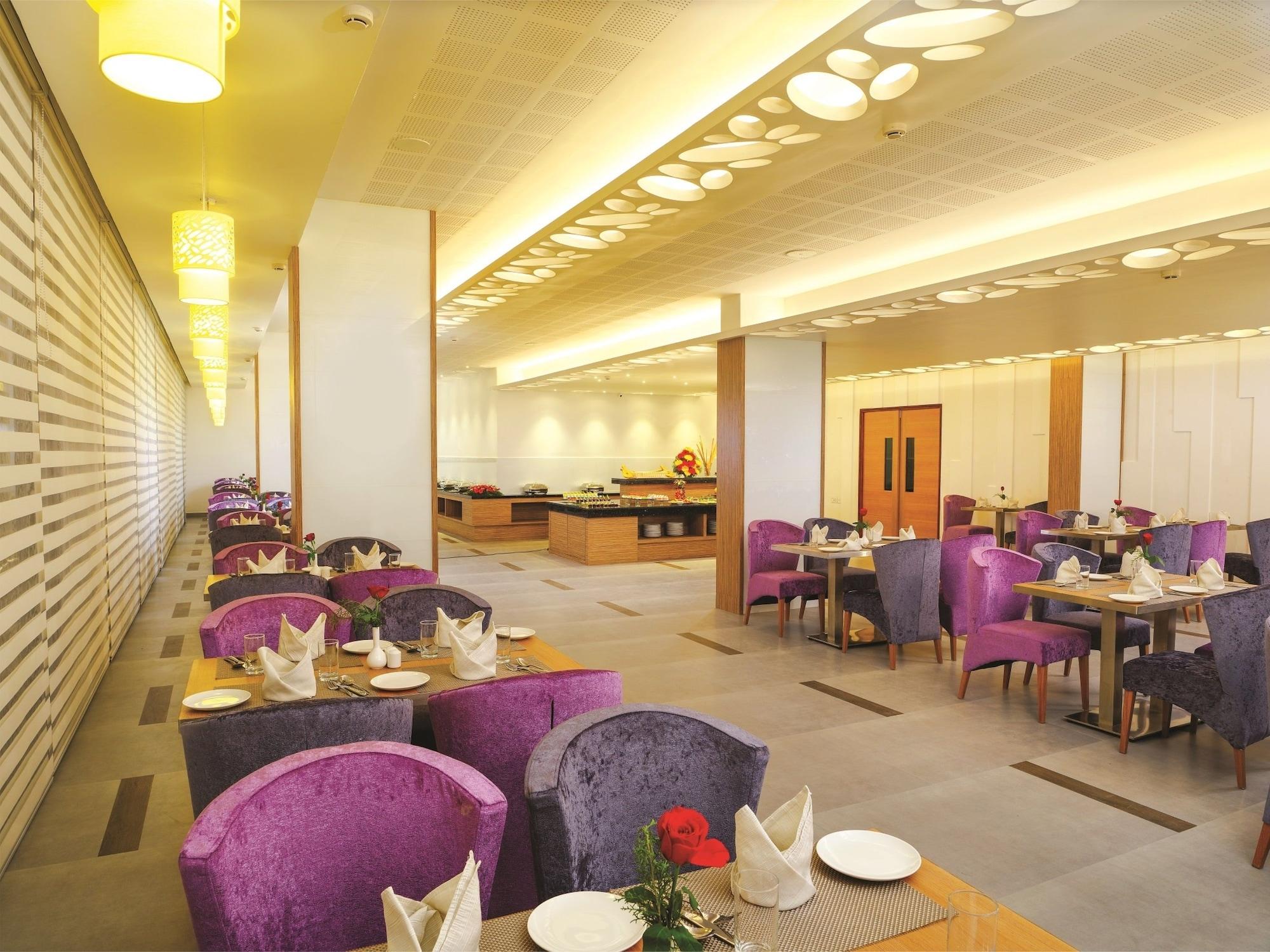 Restaurant The Central Residency
