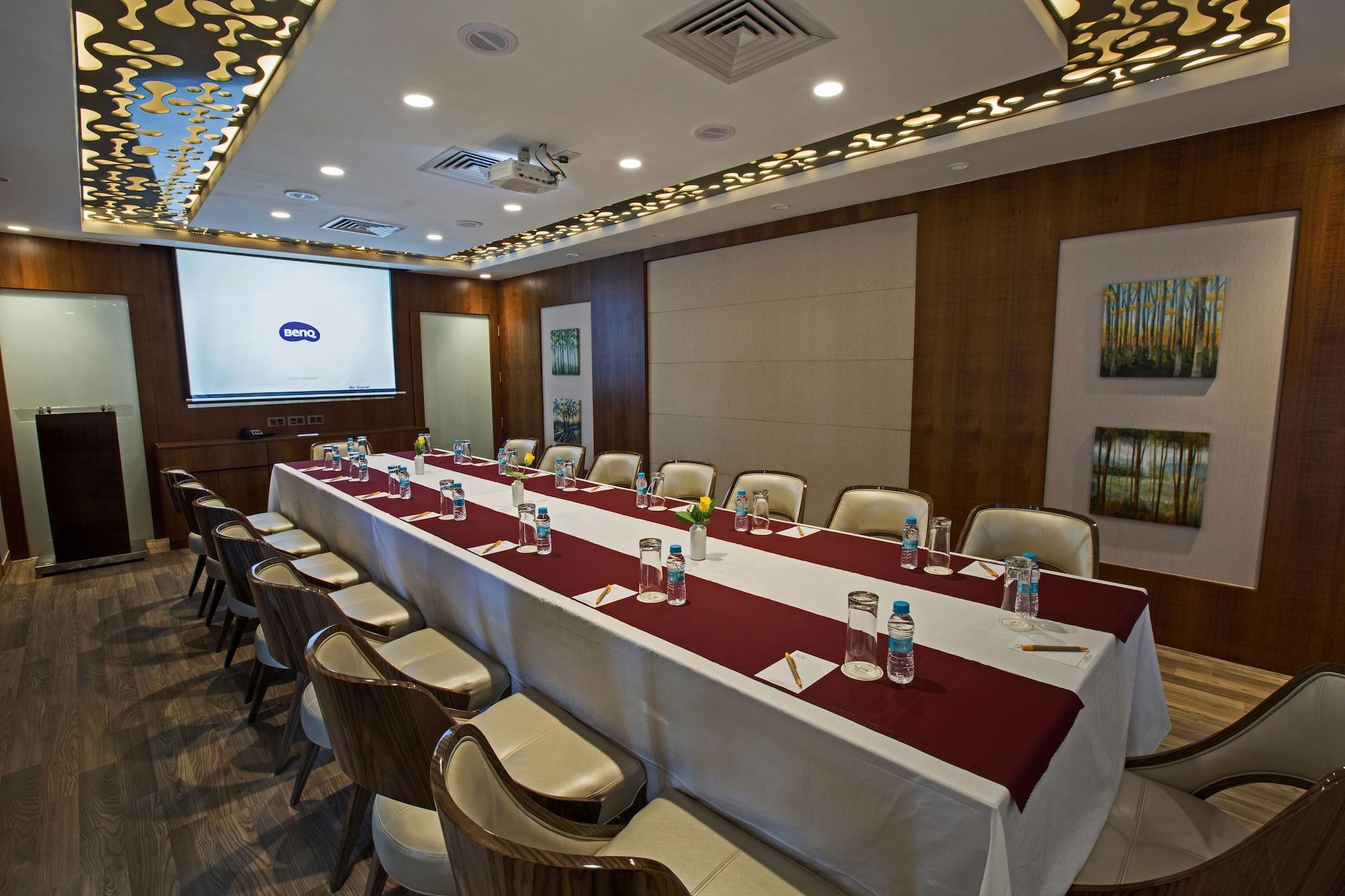 Sala de Reuniones M Crown Hotel