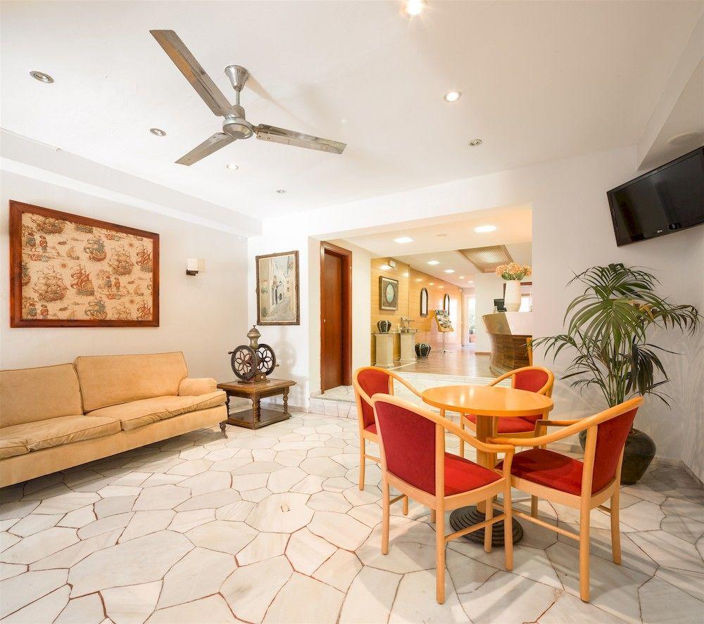 Vista Lobby La Santa María