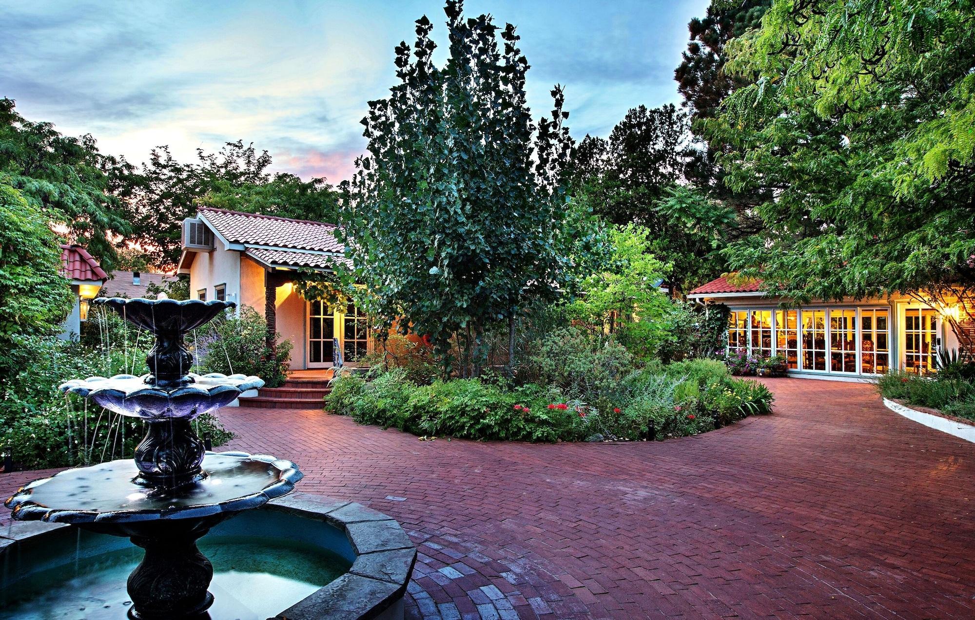 Varios Casa Blanca Inn
