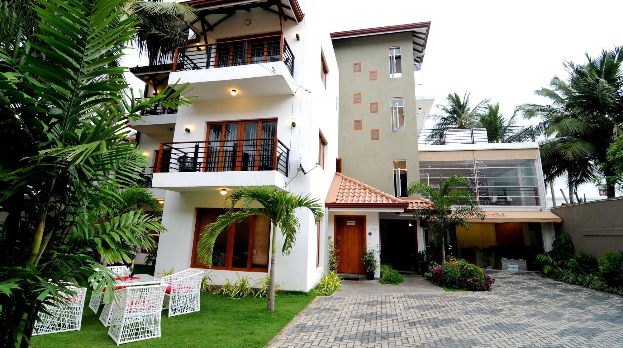 Vista Exterior Hotel Shanelo