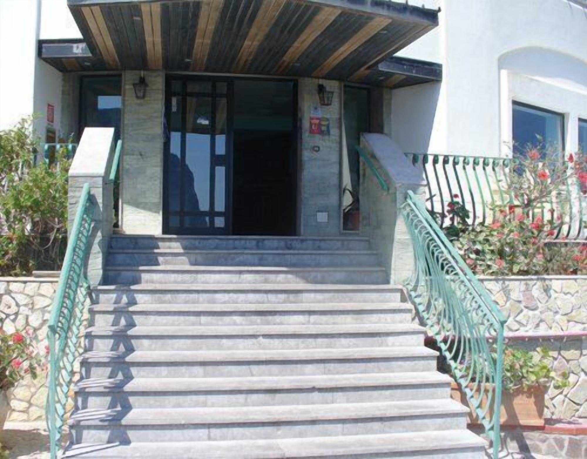 Vista Exterior Hotel Bellevue del Golfo