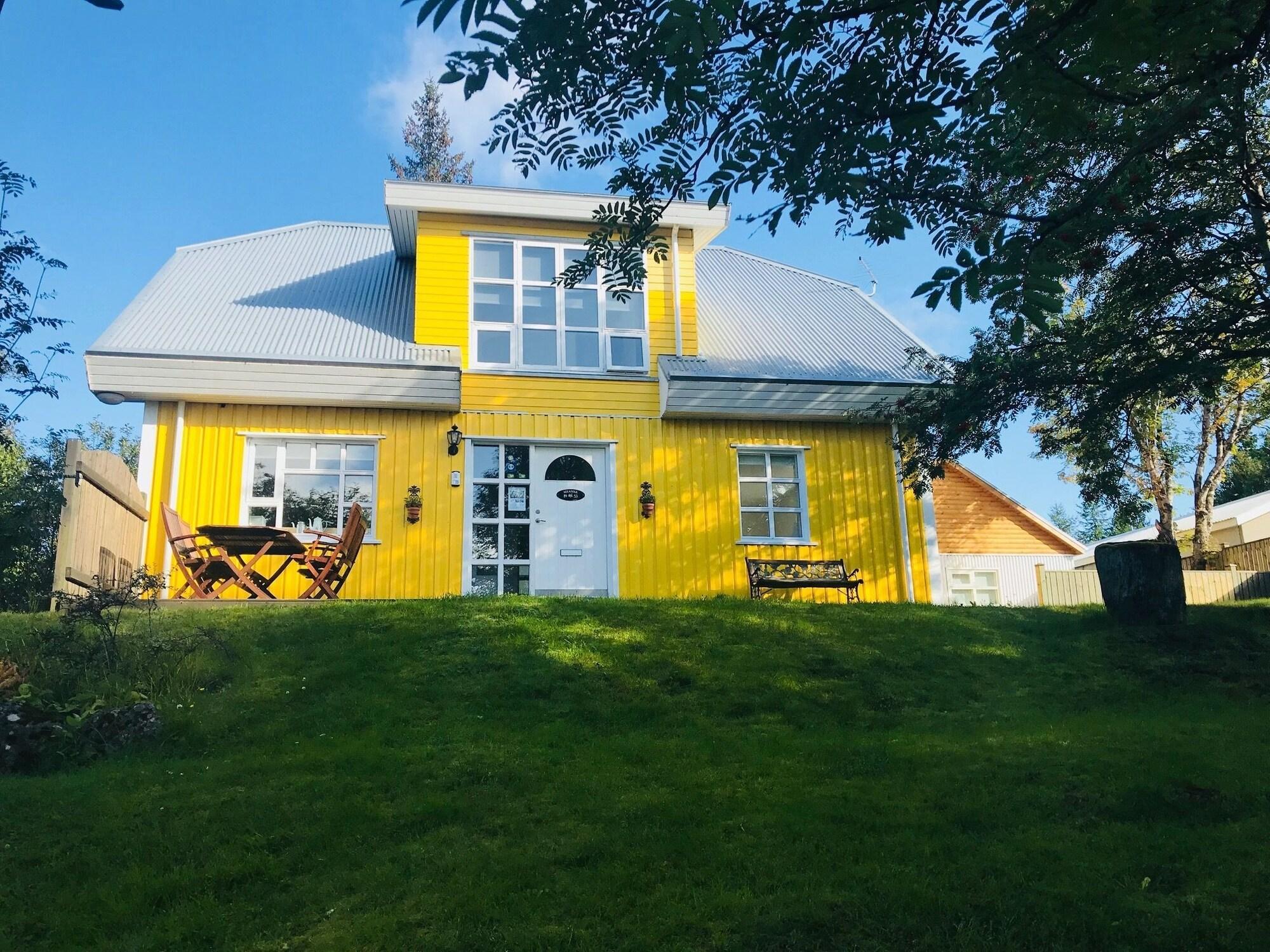 Varios Birta Guesthouse