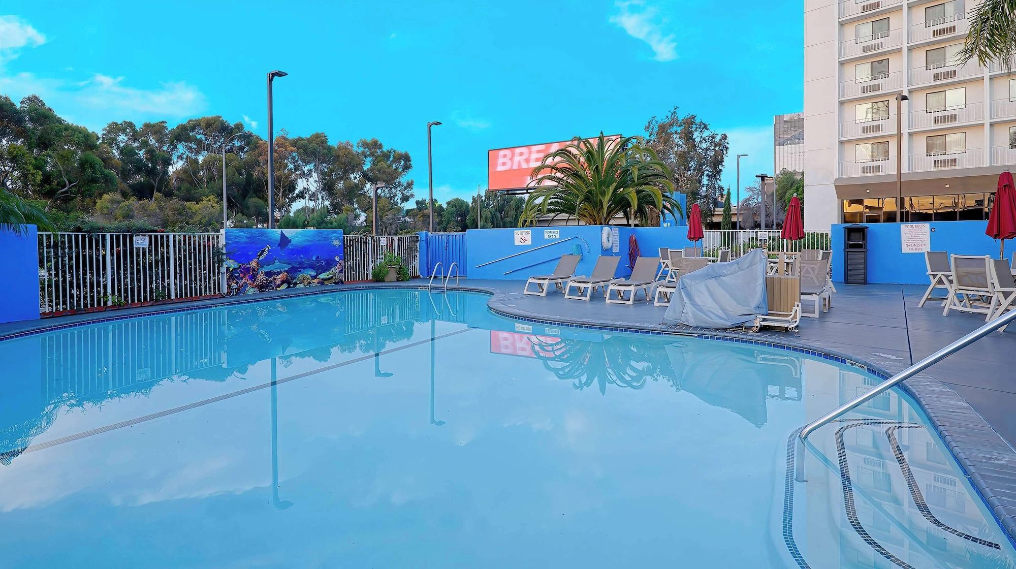 Vista Piscina Studio 6 Suites Los Angeles, CA - Los Angeles - LAX