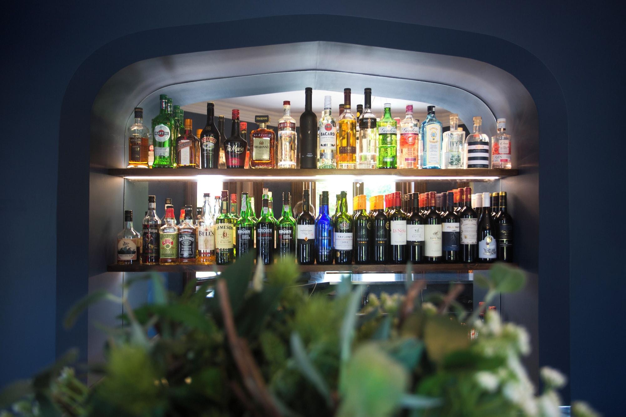 Bar/Salón Parc Le Breos House