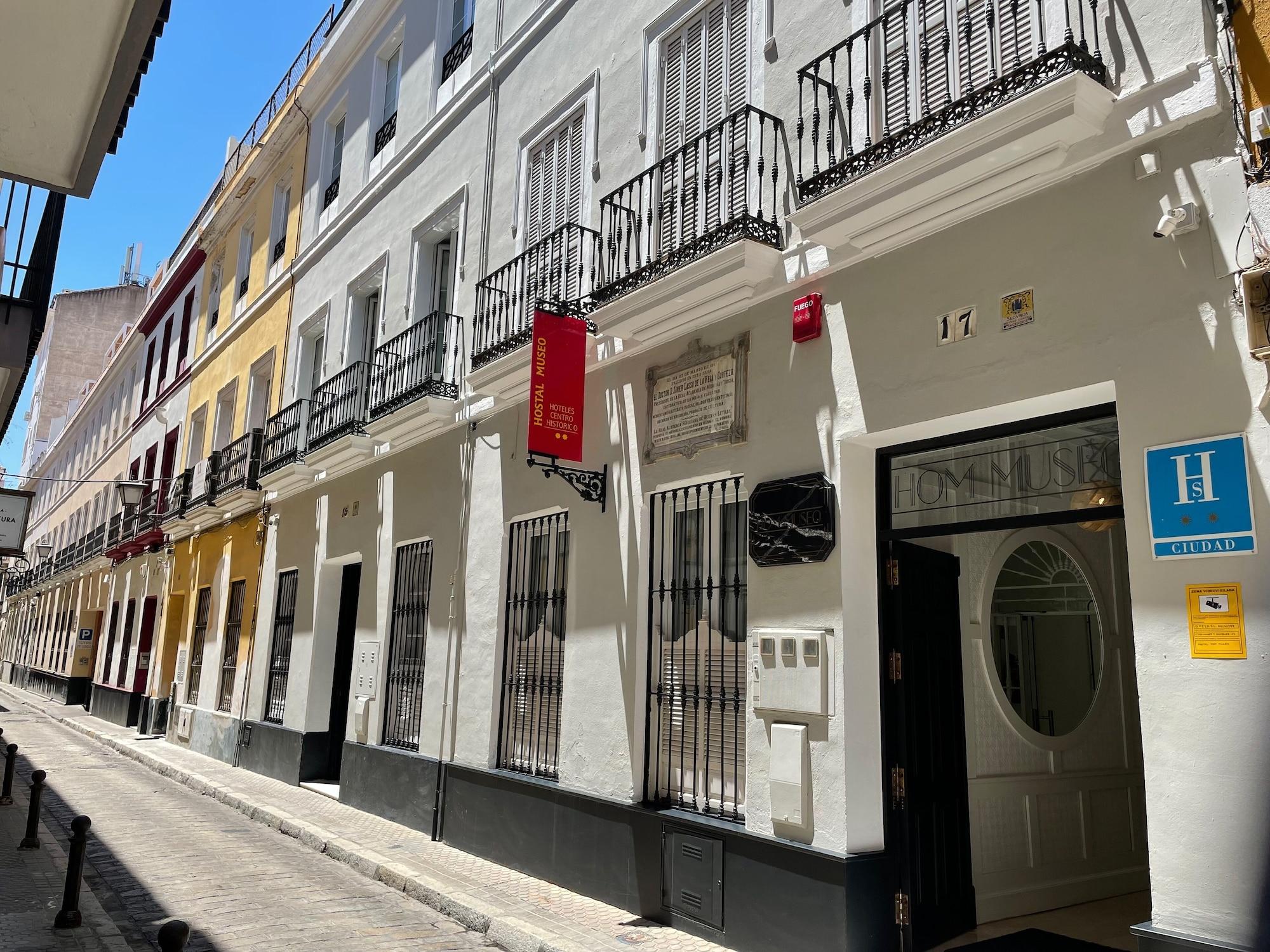 Varios Hostal Hom Museo