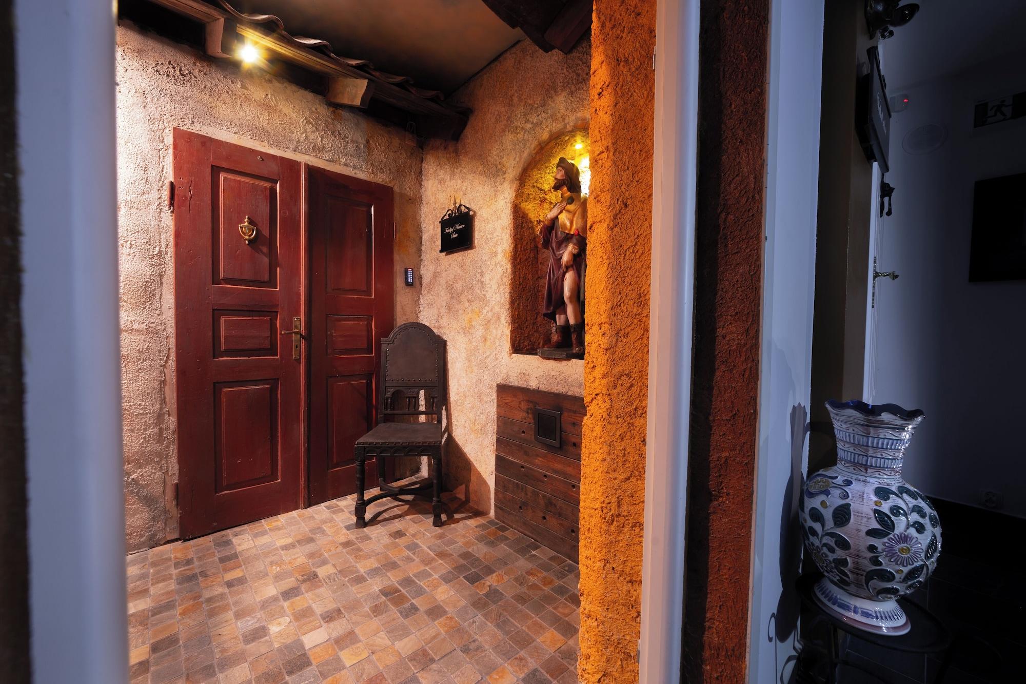 Varios Paul's Fantasia Boutique Suites