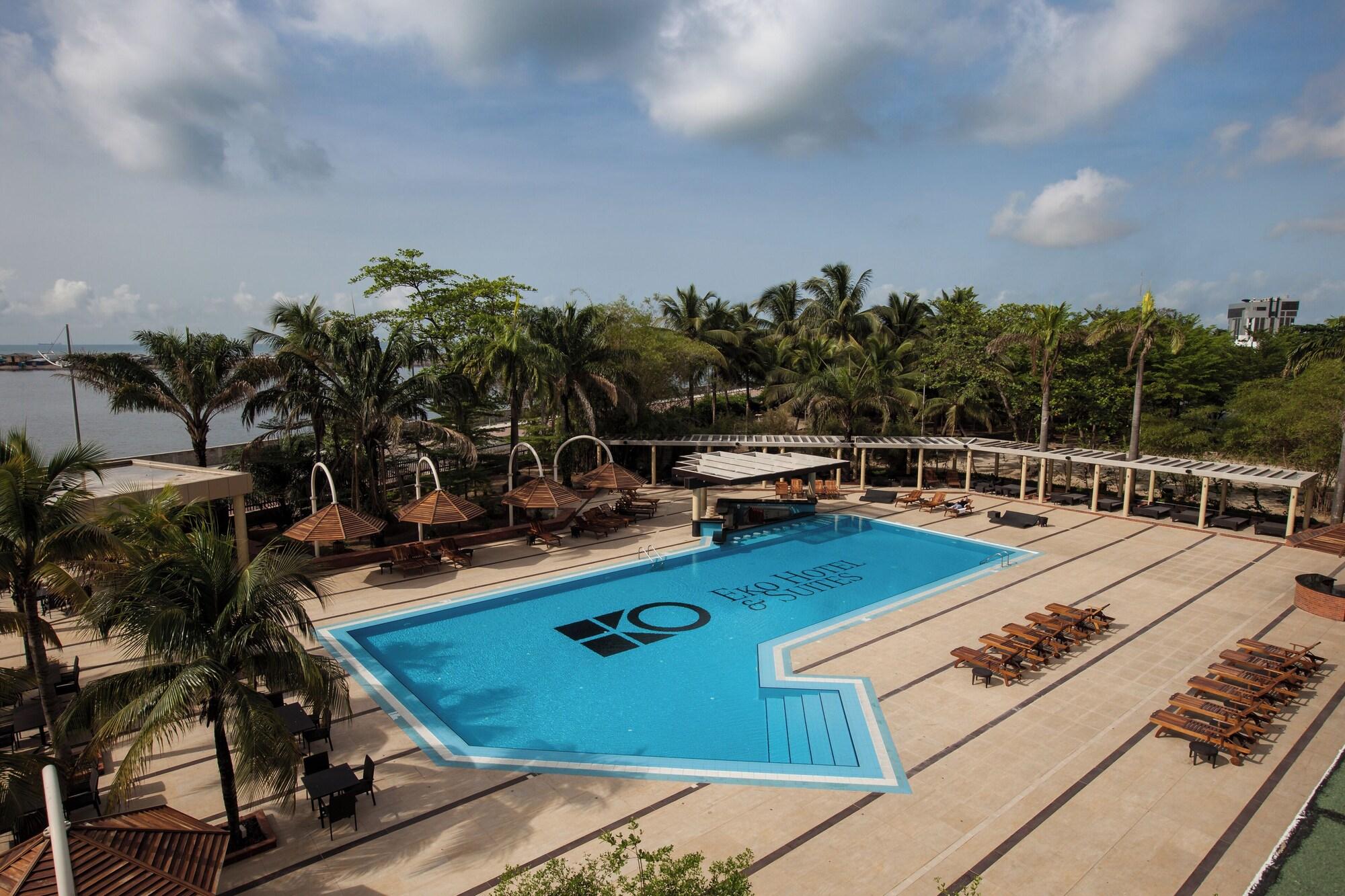 Vista Piscina Eko Hotel Signature