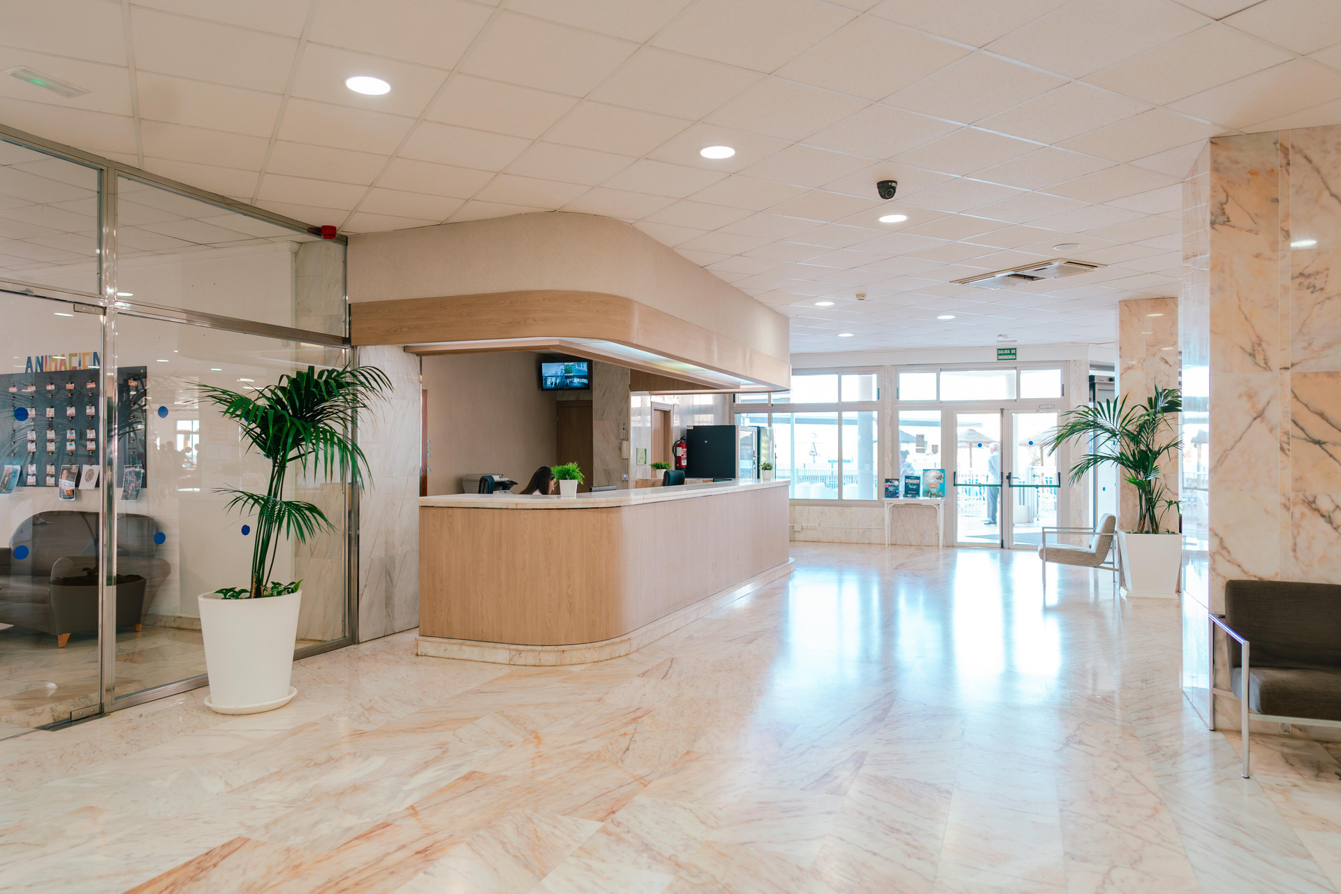 Vista Lobby Port Europa Hotel