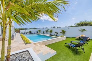 Alquiler Vacacional - Stunning 10-bedroom Private Villa