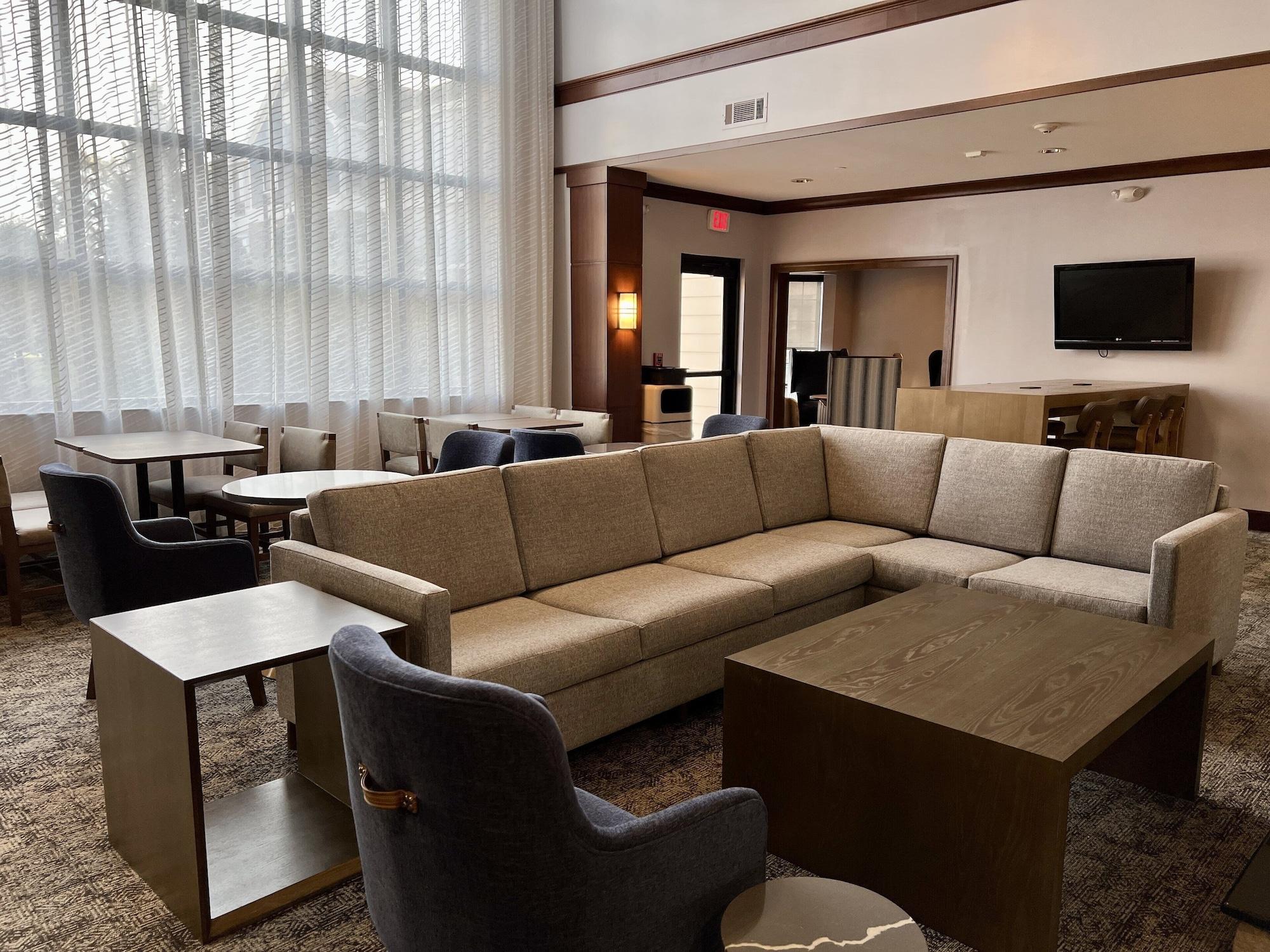 Vista Exterior Staybridge Suites Milwaukee West-Oconomowoc by IHG
