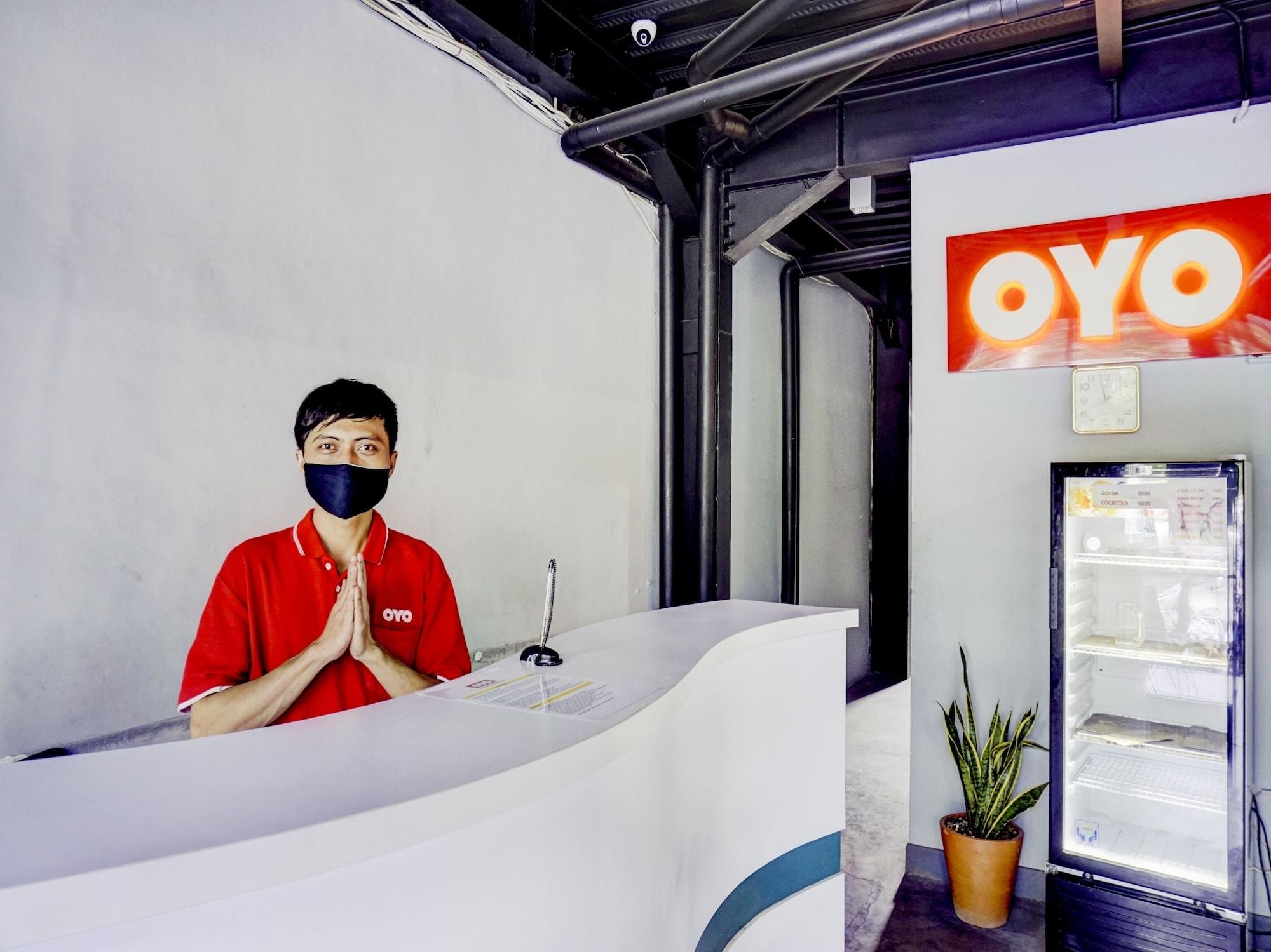 Vista Lobby OYO 1805 Fatmawati Mansion Syariah