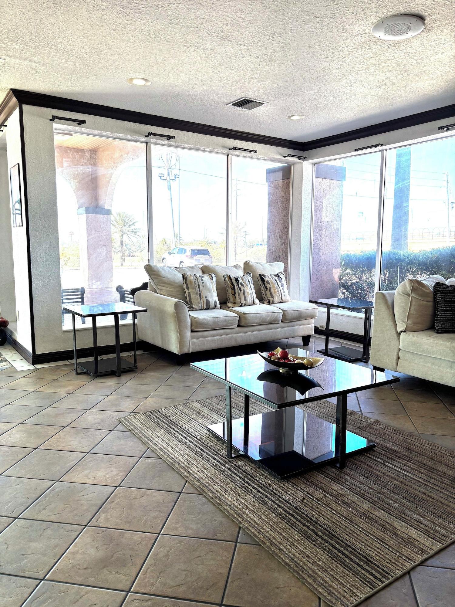 Vista Lobby Ramada by Wyndham Davenport Orlando South
