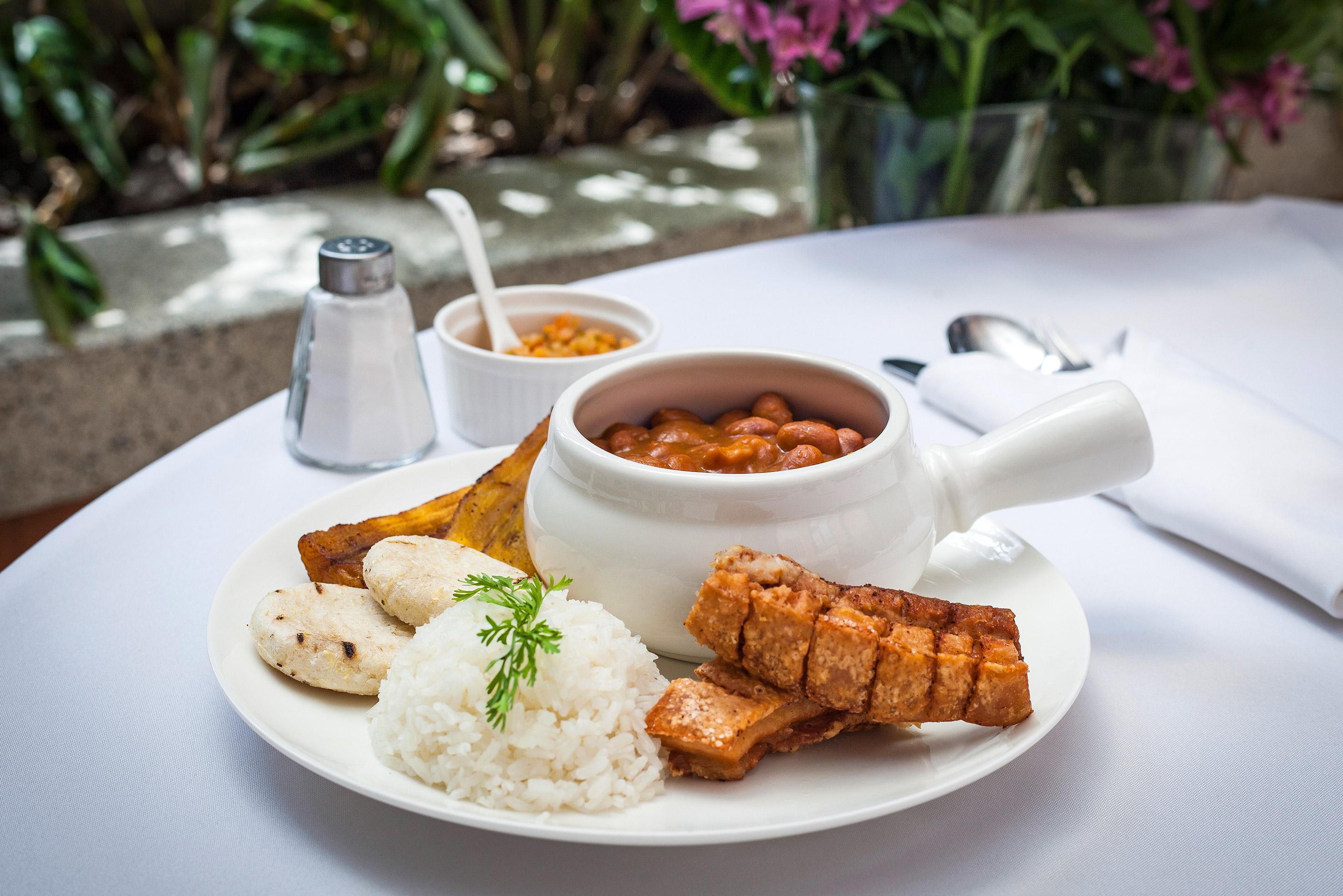 Hotel CASA LAURELES HOTEL