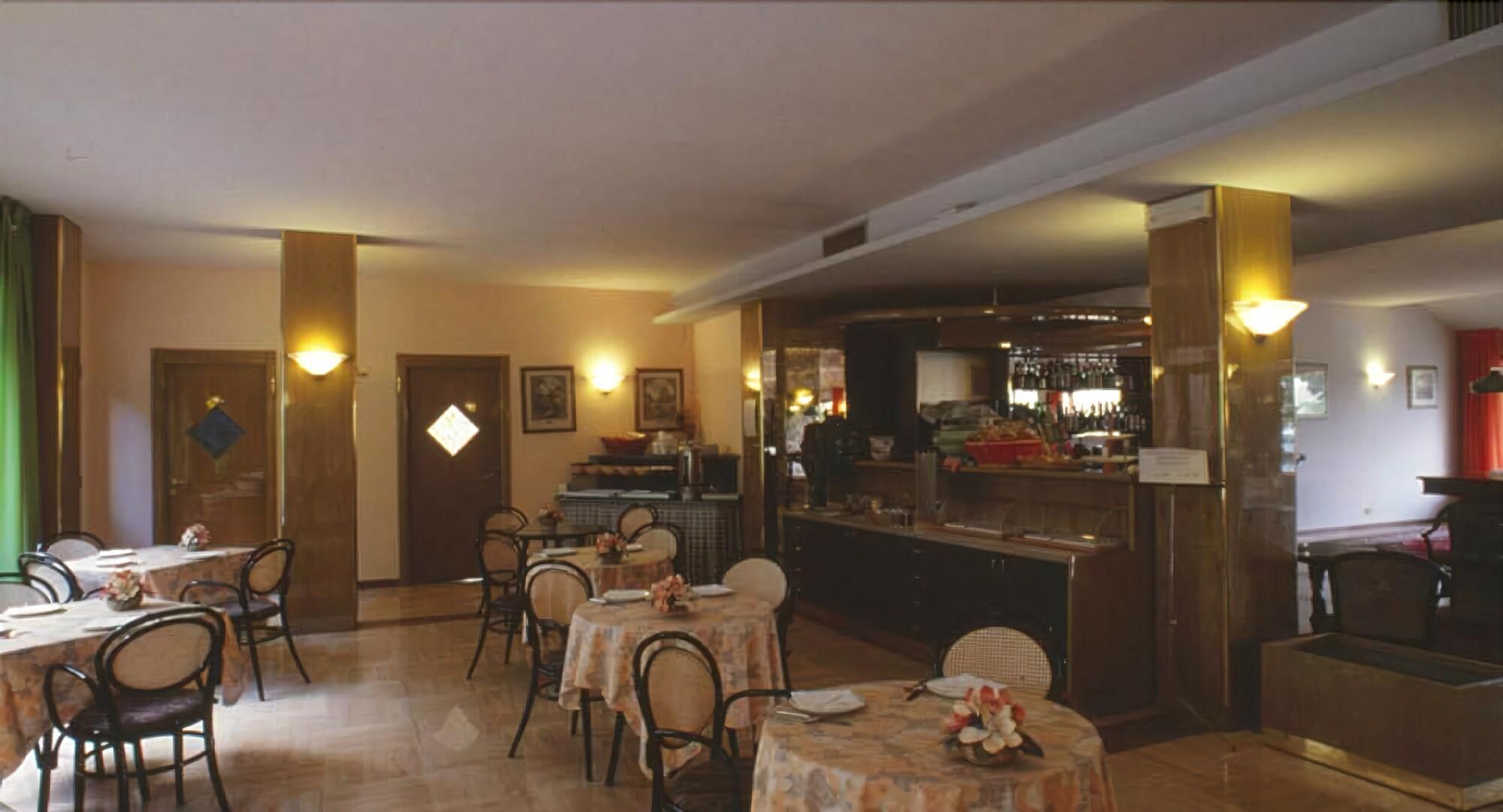 Bar/Salón Grand Hotel Serre