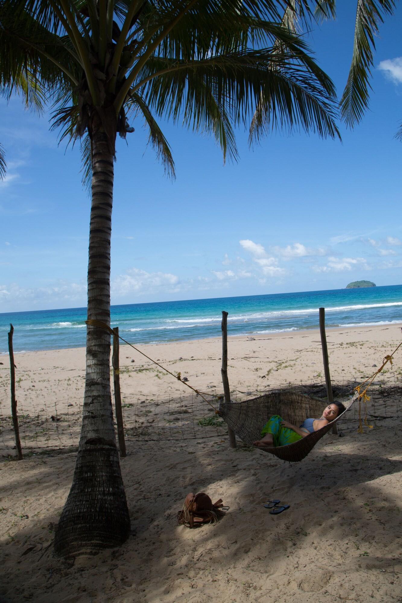 Playa Cadlao Resort & Restaurant