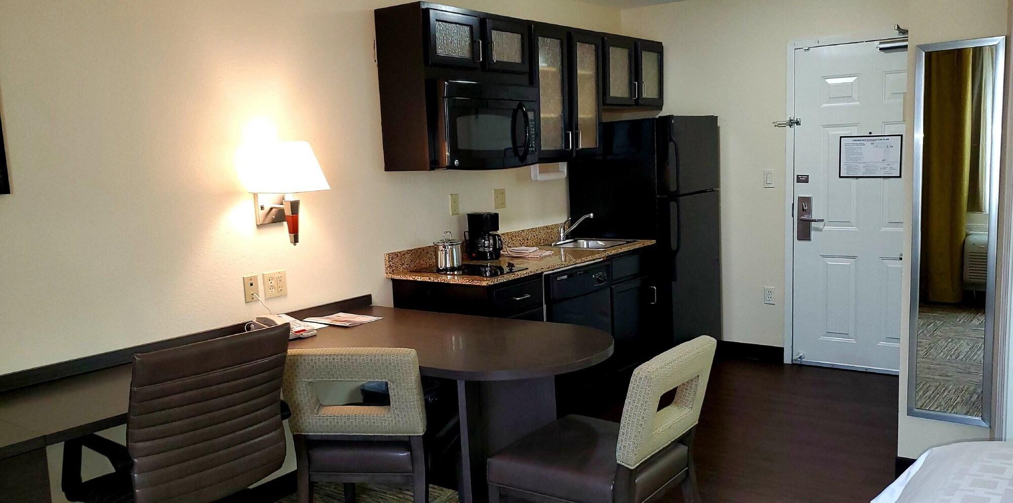 Equipamiento de Habitación Candlewood Suites Houston Medical Center by IHG