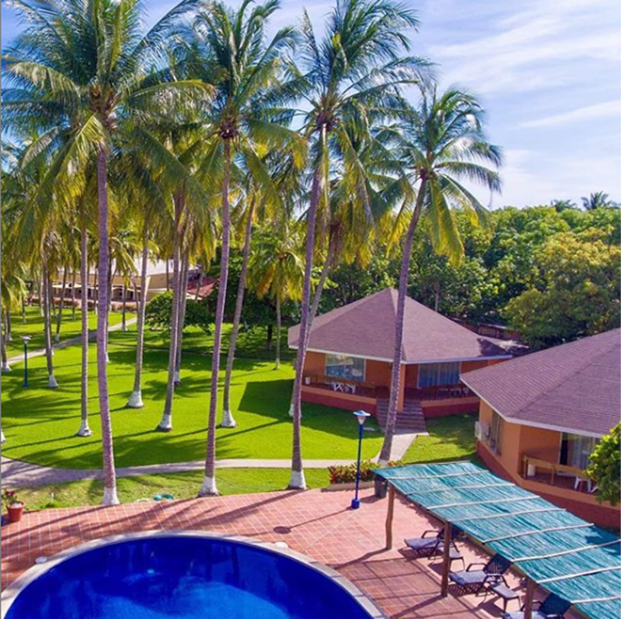 Vista Piscina Hotel Pacific Paradise