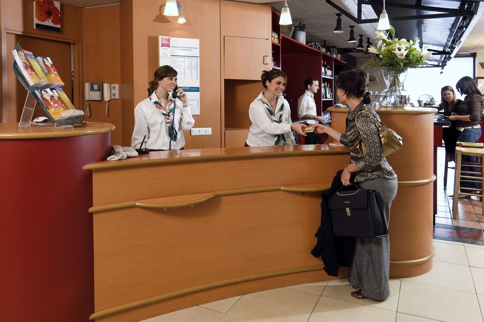 Vista Lobby ibis budget Malaga Aeropuerto Avenida Velazquez