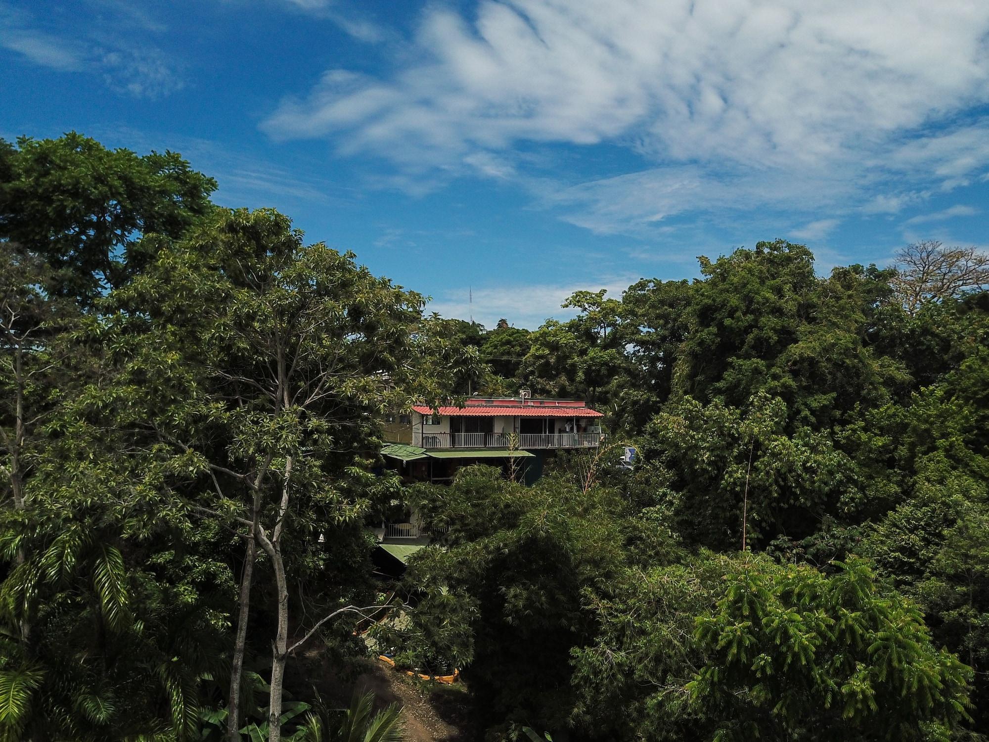 Vista Exterior Hostel Manuel Antonio