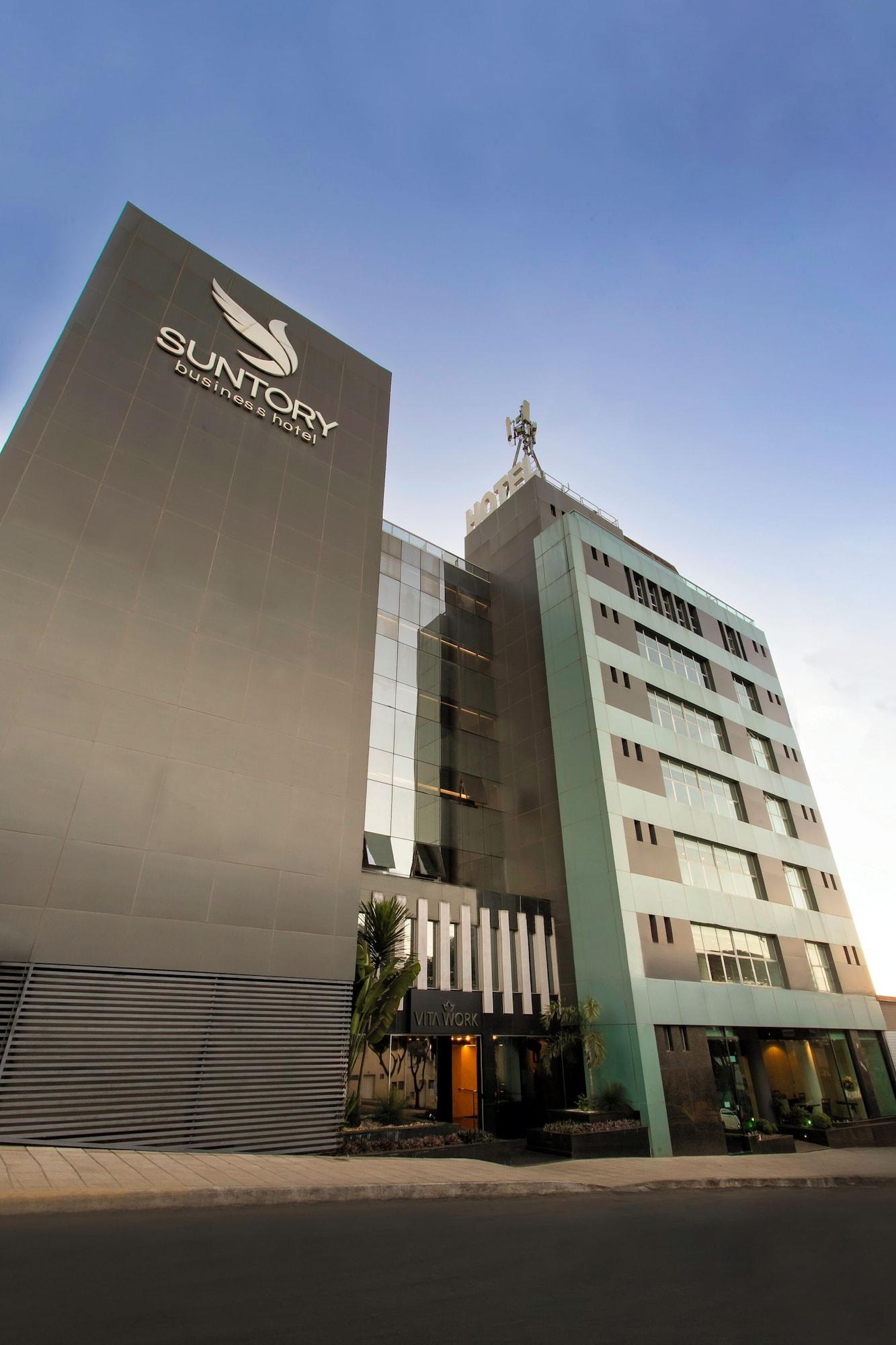 Vista Exterior Suntory Business Hotel