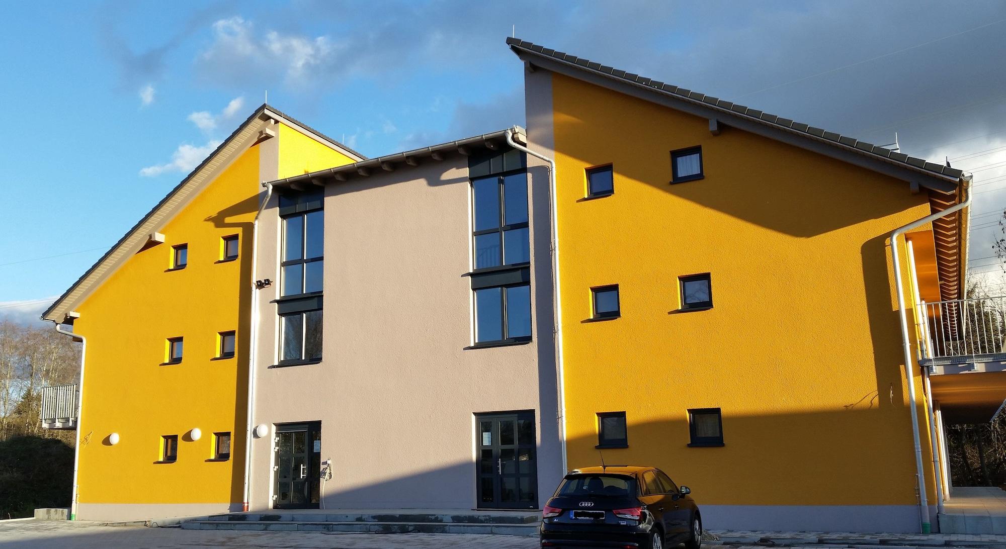 Varios Schäfer Boardinghouse