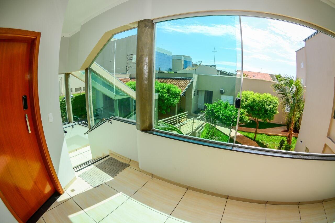 Varios Hotel Winner
