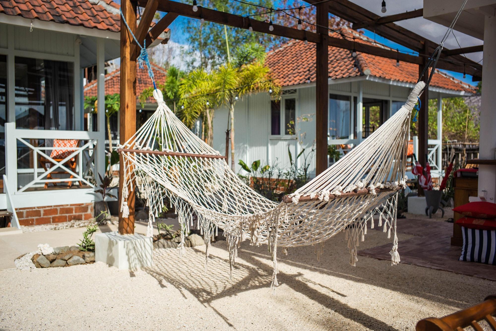 Vista Exterior The High Dive Gili Gede