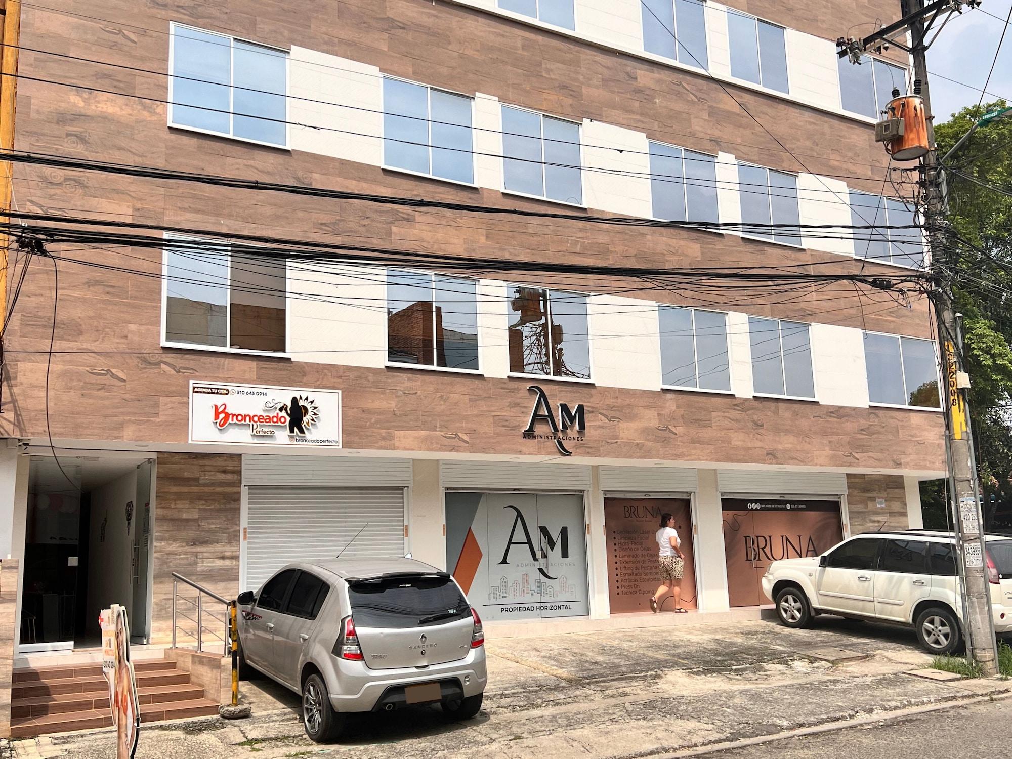 Vista Exterior Park 66 Apartaestudios