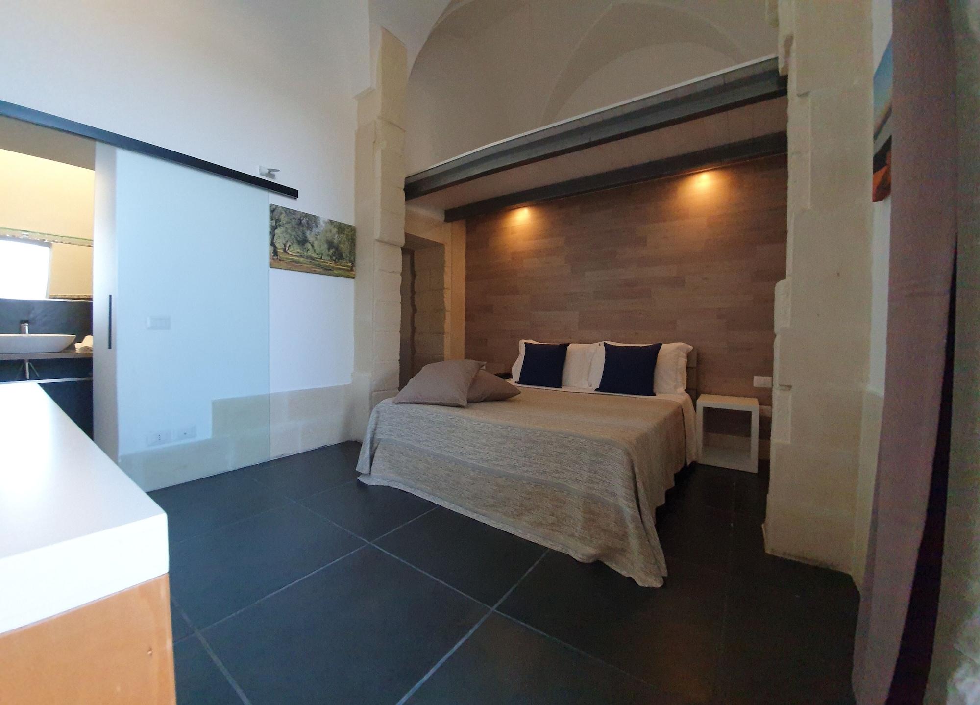 Varios Oasis Park Hotel
