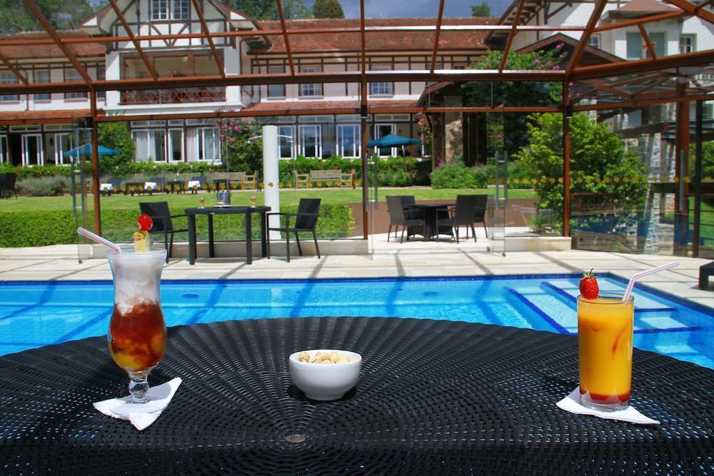 Vista da piscina Hotel Vila Inglesa