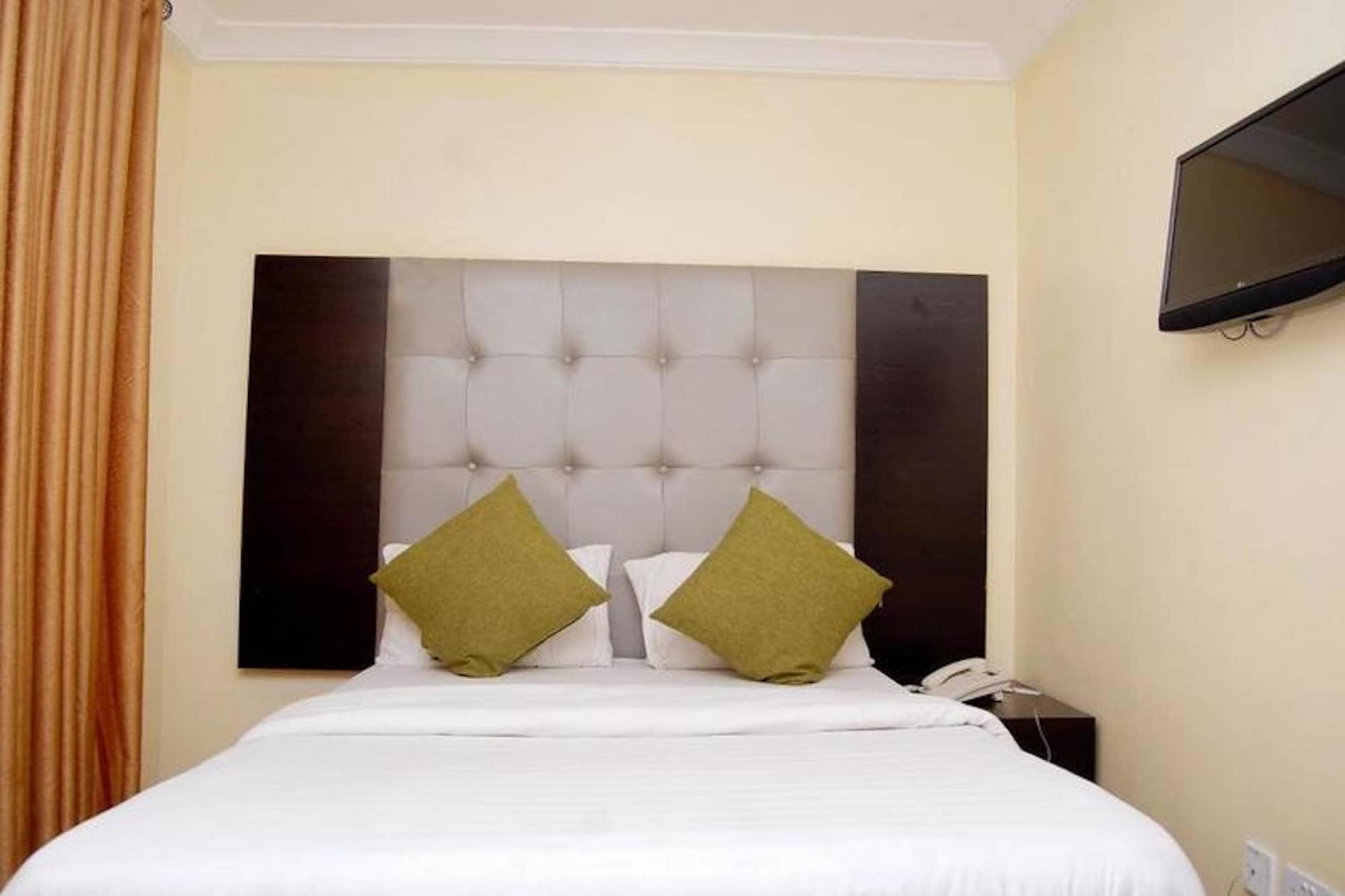 Varios West 11 Luxury