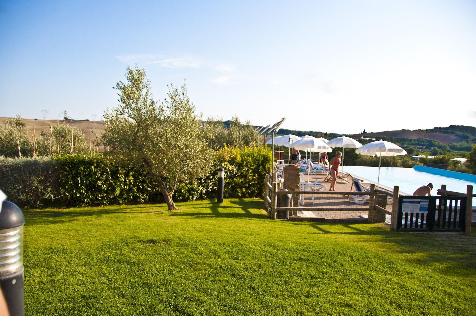 Vista Exterior Tenuta La Lupa Country Hotel