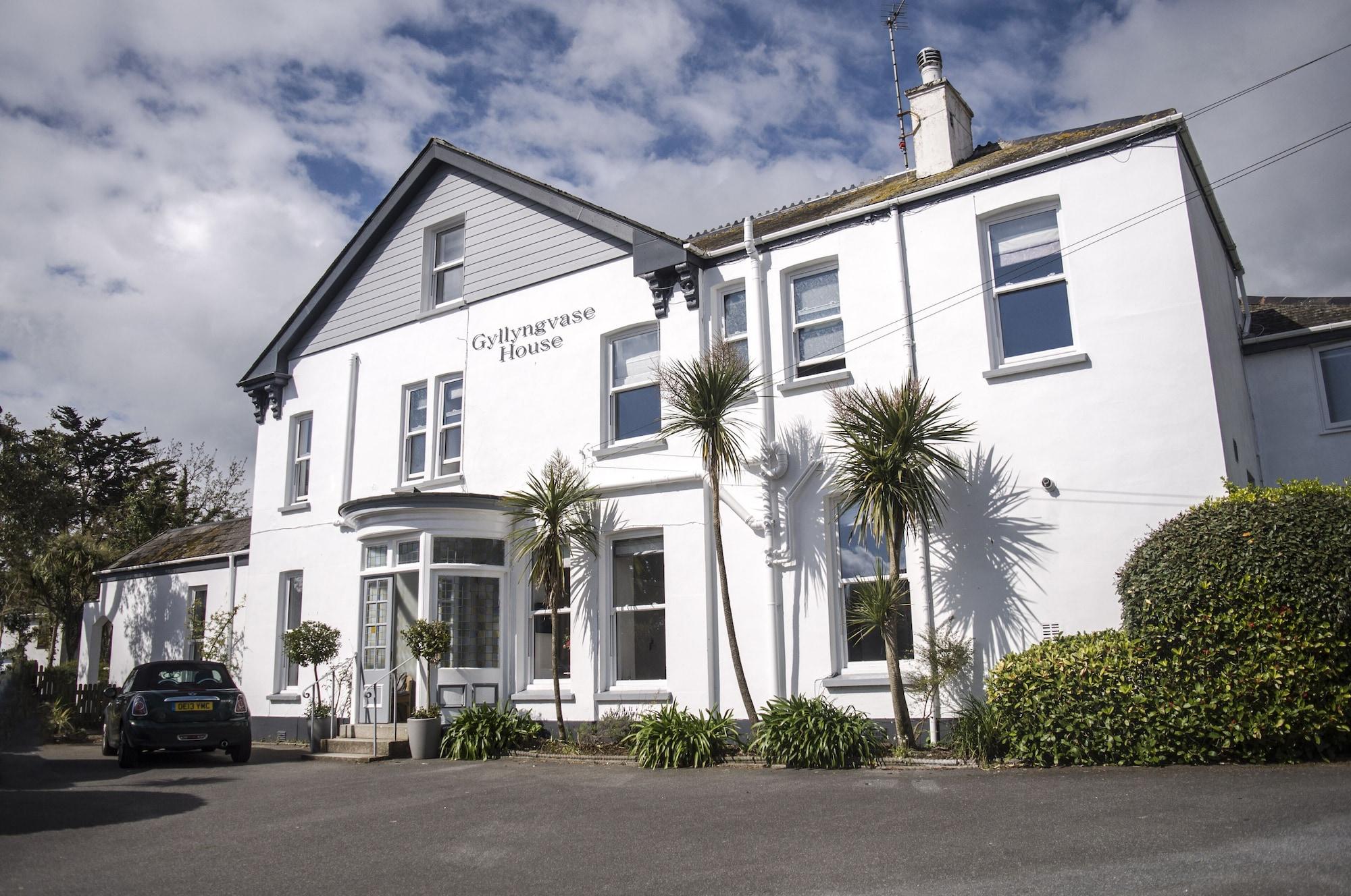 Varios Gyllyngvase House