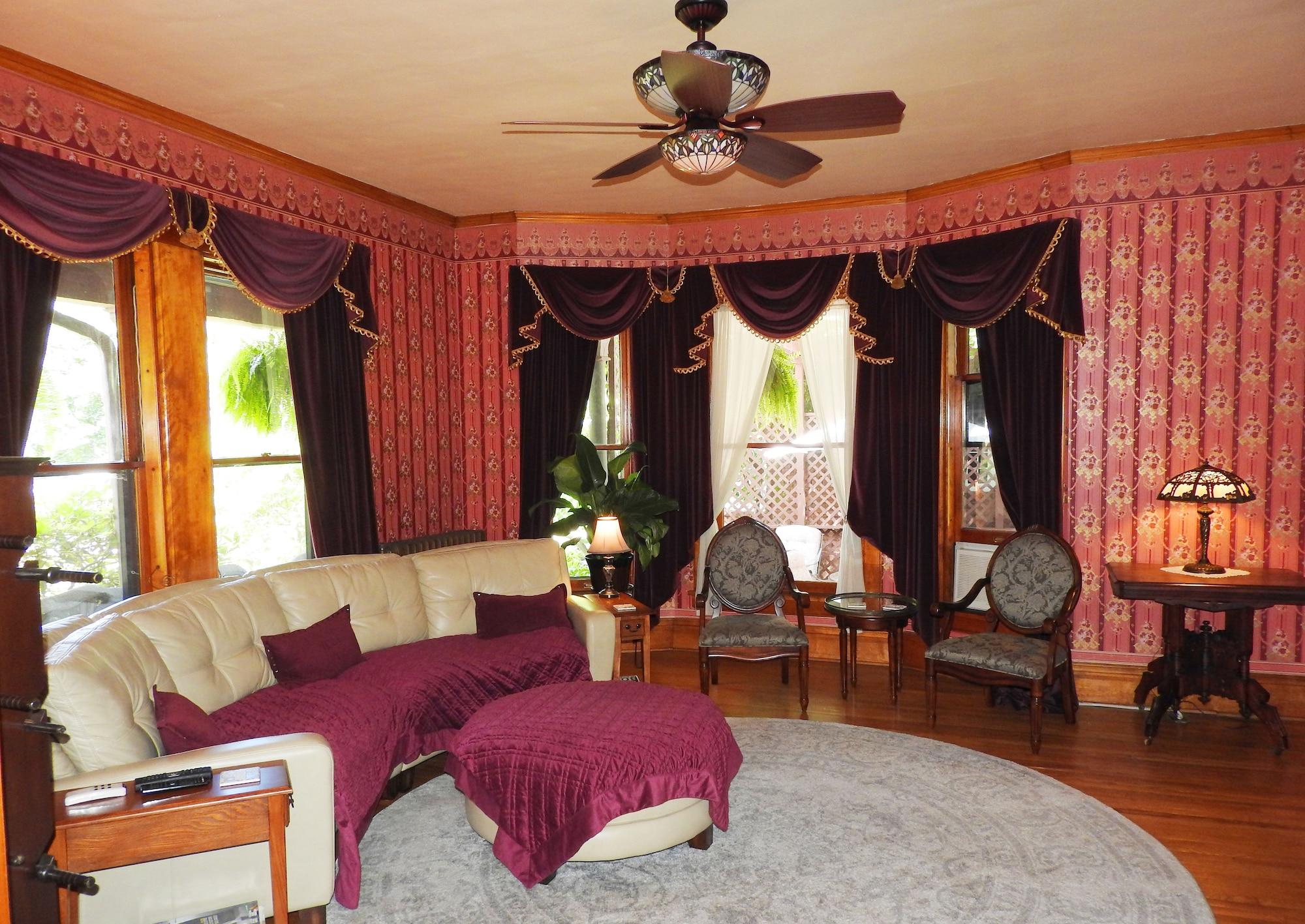 Vista Lobby Champaign Garden Inn