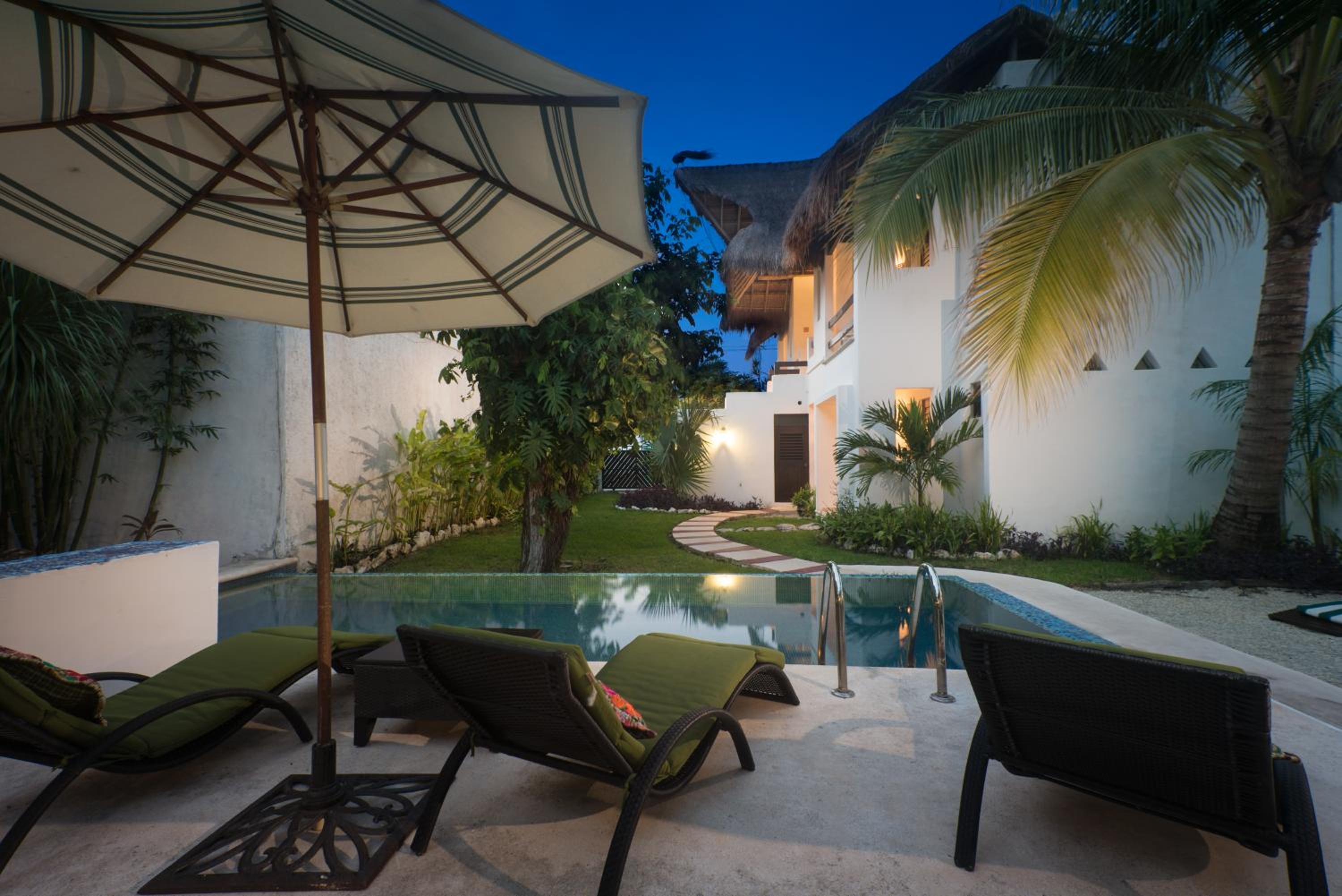Vista Piscina Villas El Encanto Cozumel
