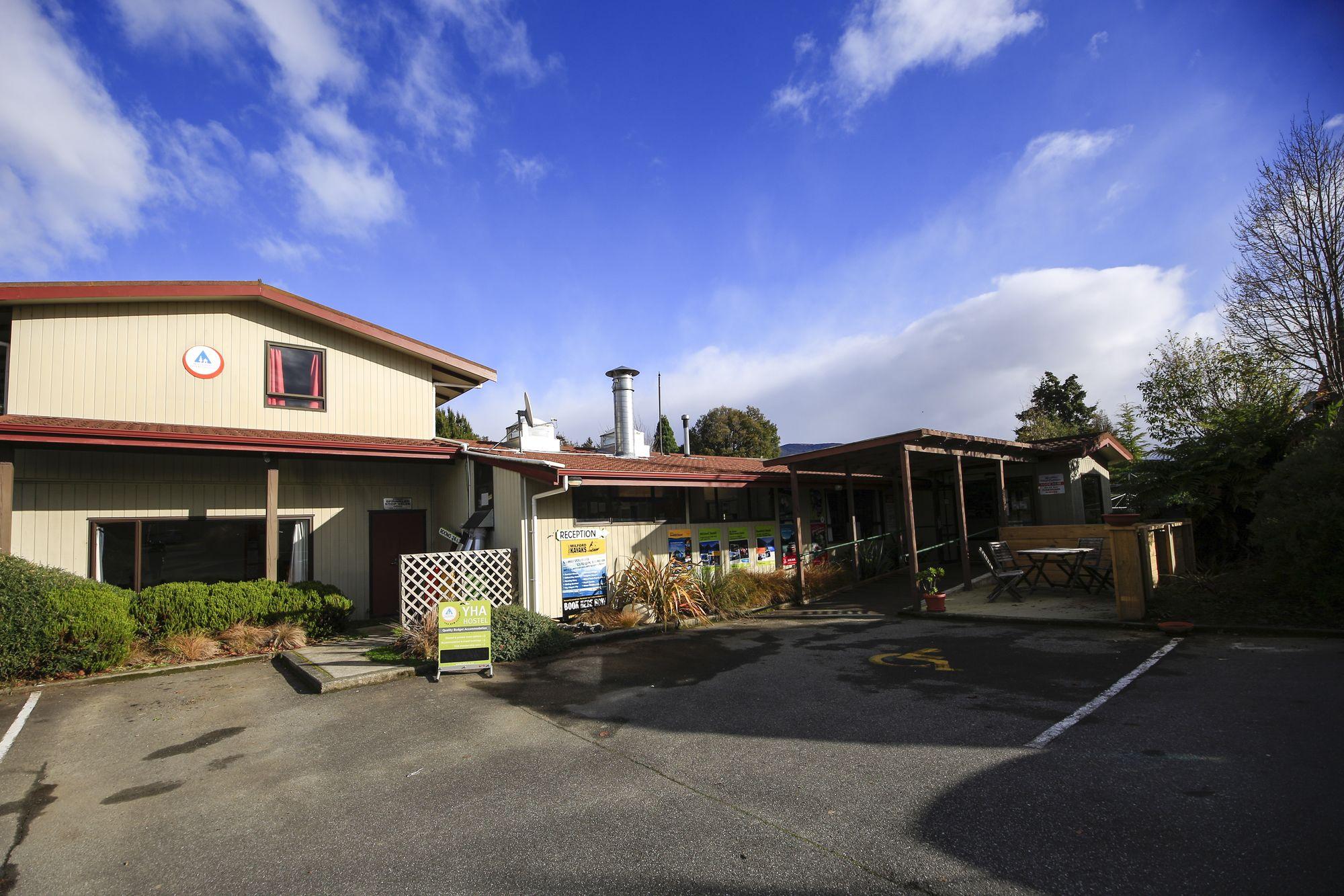 Vista Exterior YHA Te Anau
