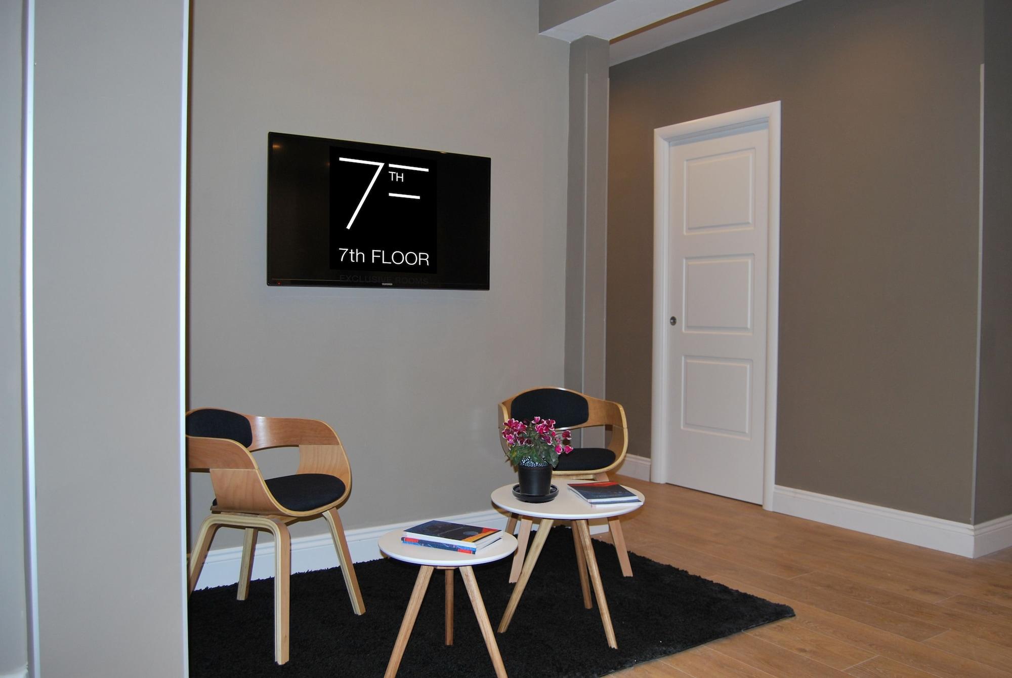 Vista Lobby 7th Floor Suite