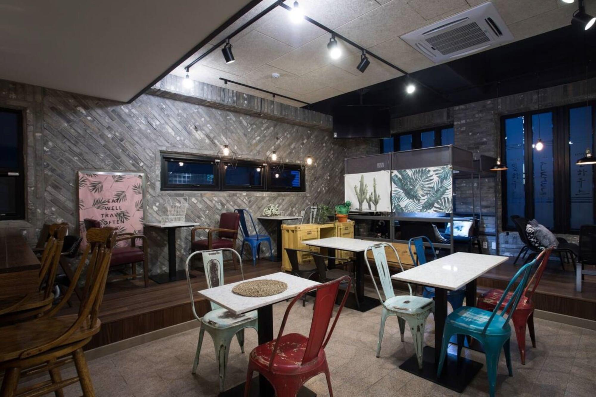 Bar/Salón Hotel Millhaus Shinchon