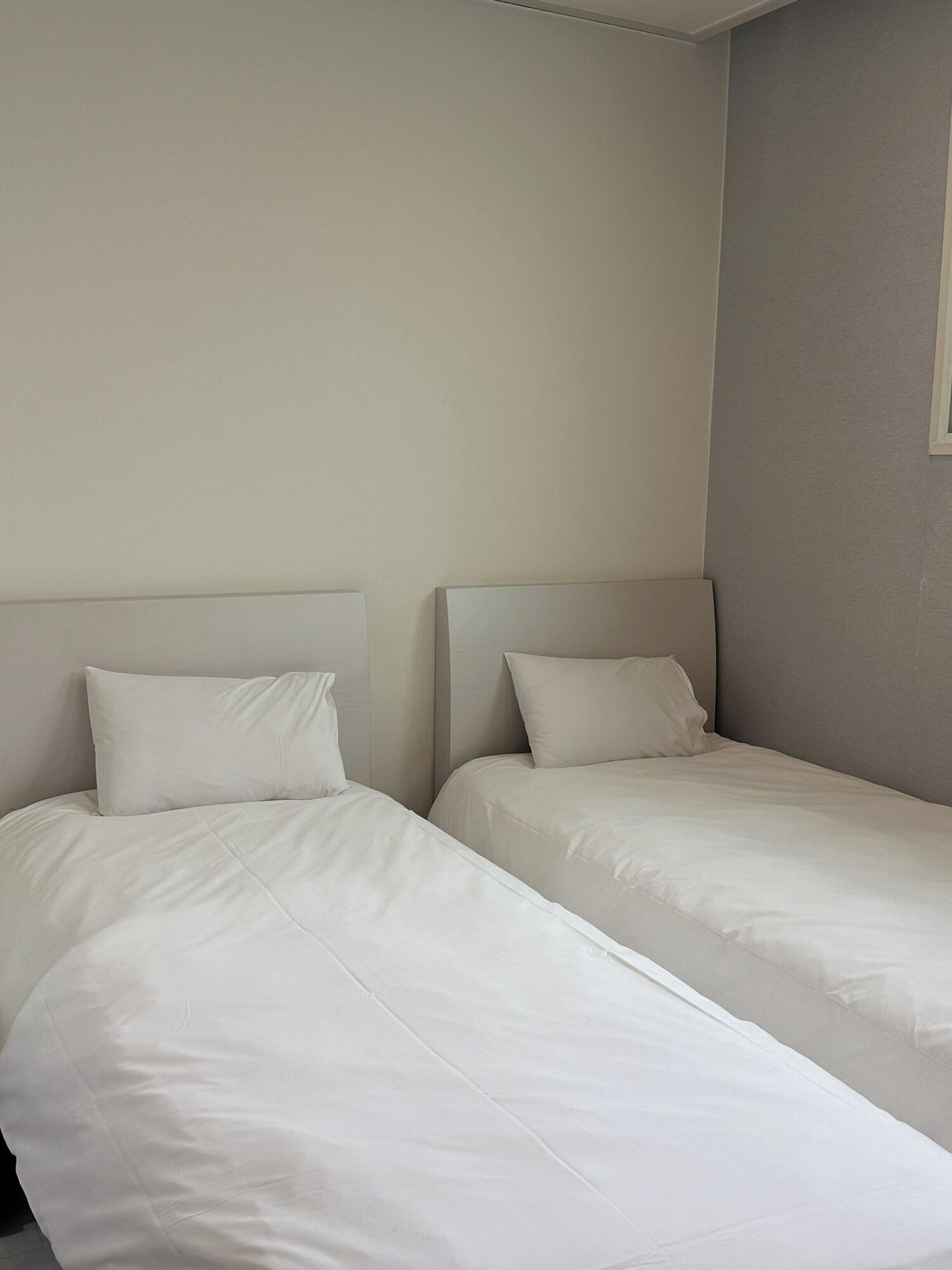 Varios Three Seven Hotel