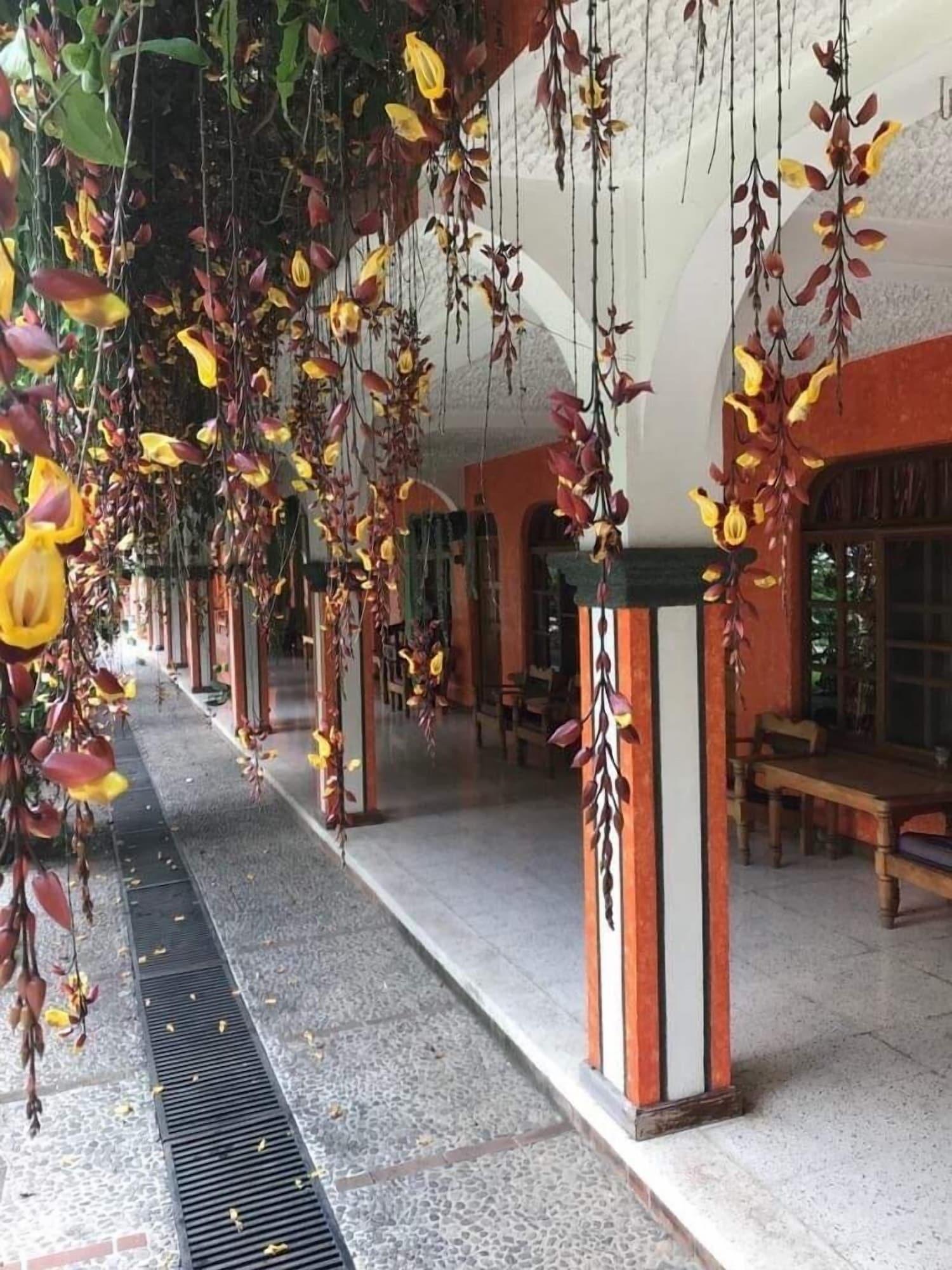 Varios Posada de Don Jose