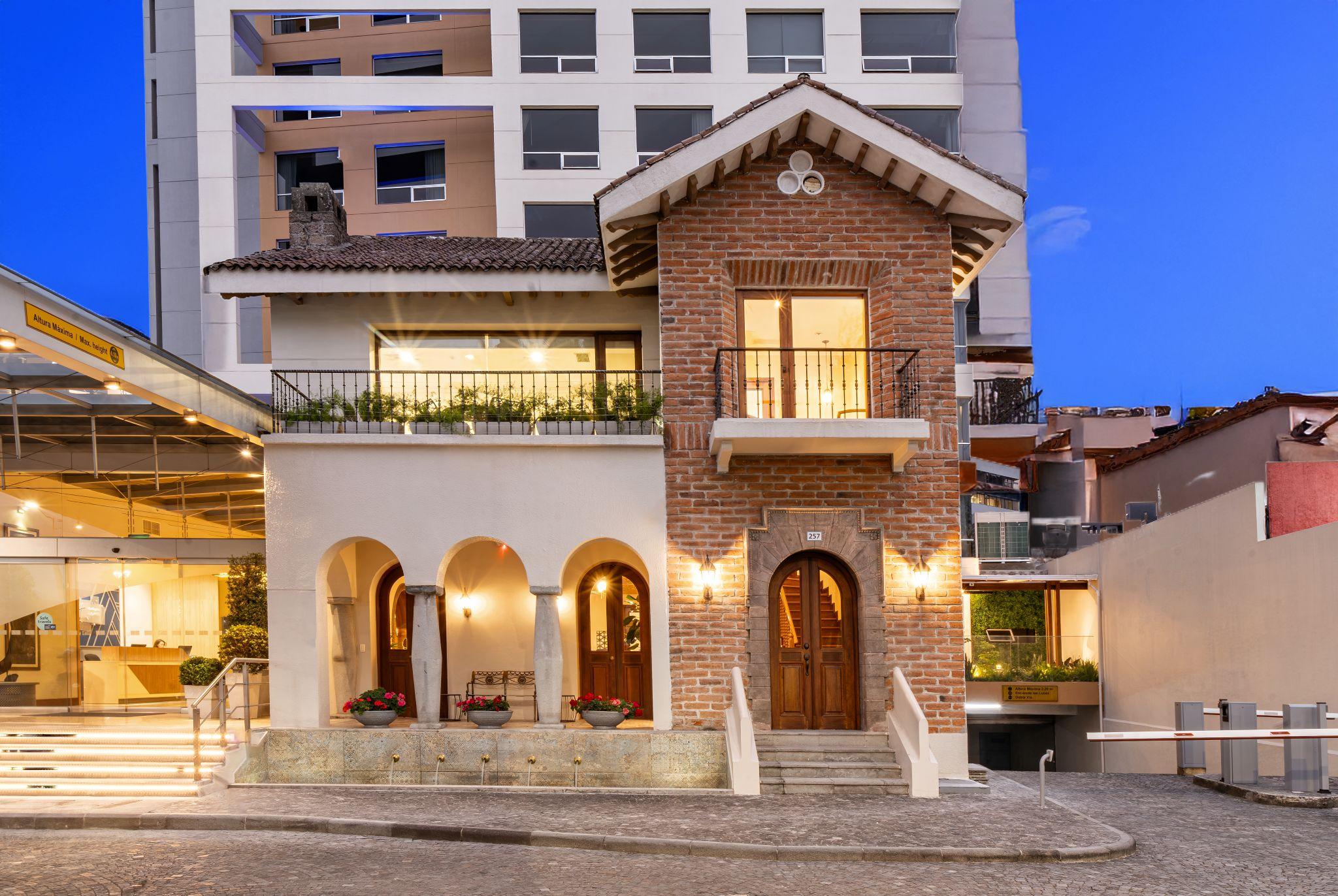 Vista Exterior Holiday Inn Express Quito by IHG