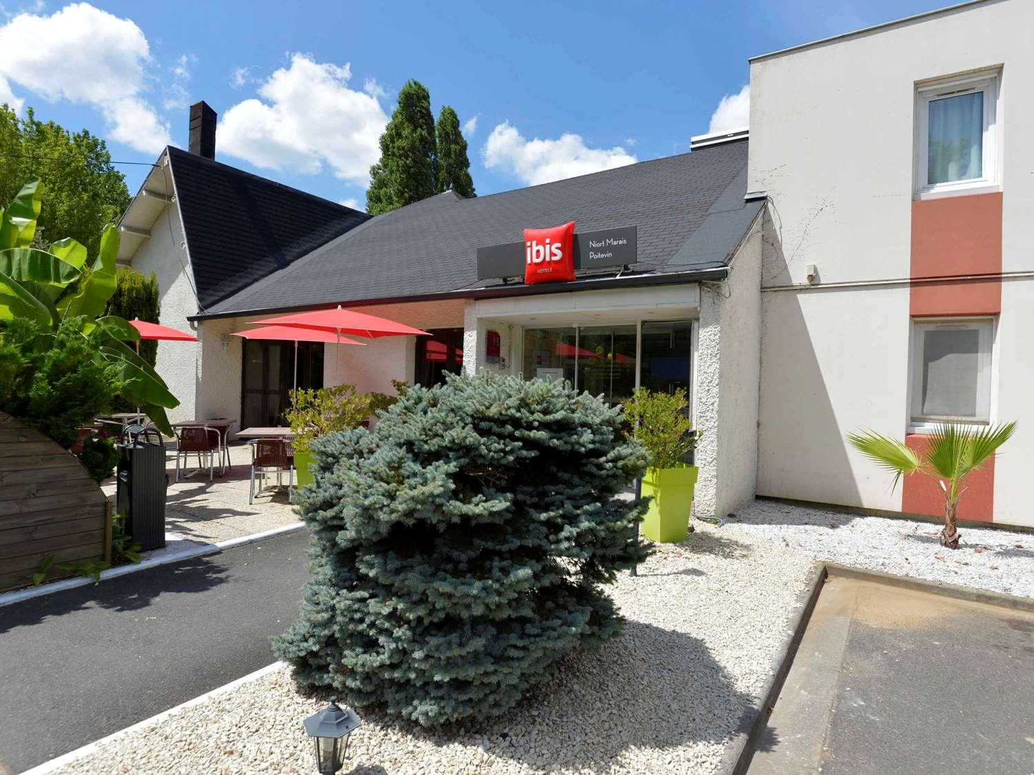 Vista Exterior B&B HOTEL Niort Sud Venise Verte