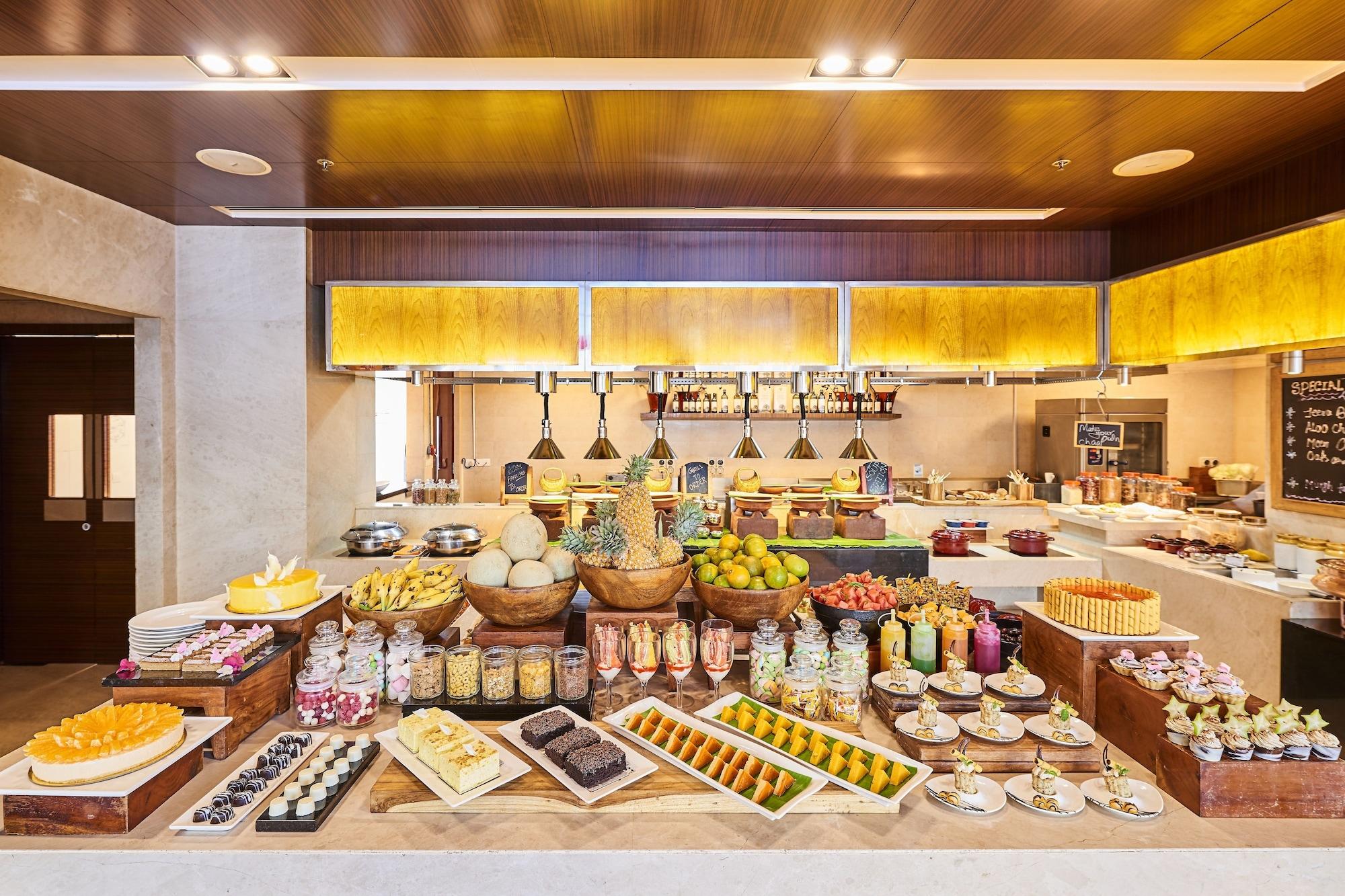 Restaurant Courtyard by Marriott Kochi Airport