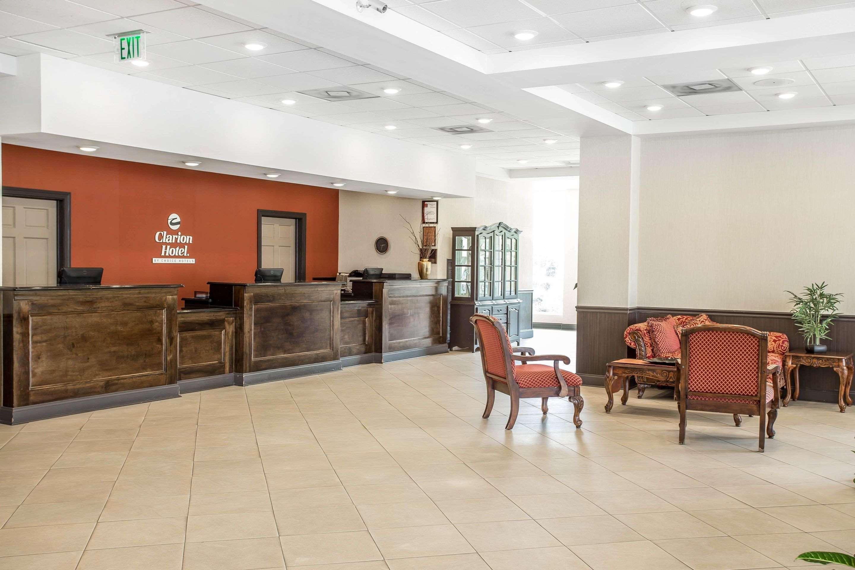 Vista Lobby Clarion Hotel Fort Mill Near Amusement Park